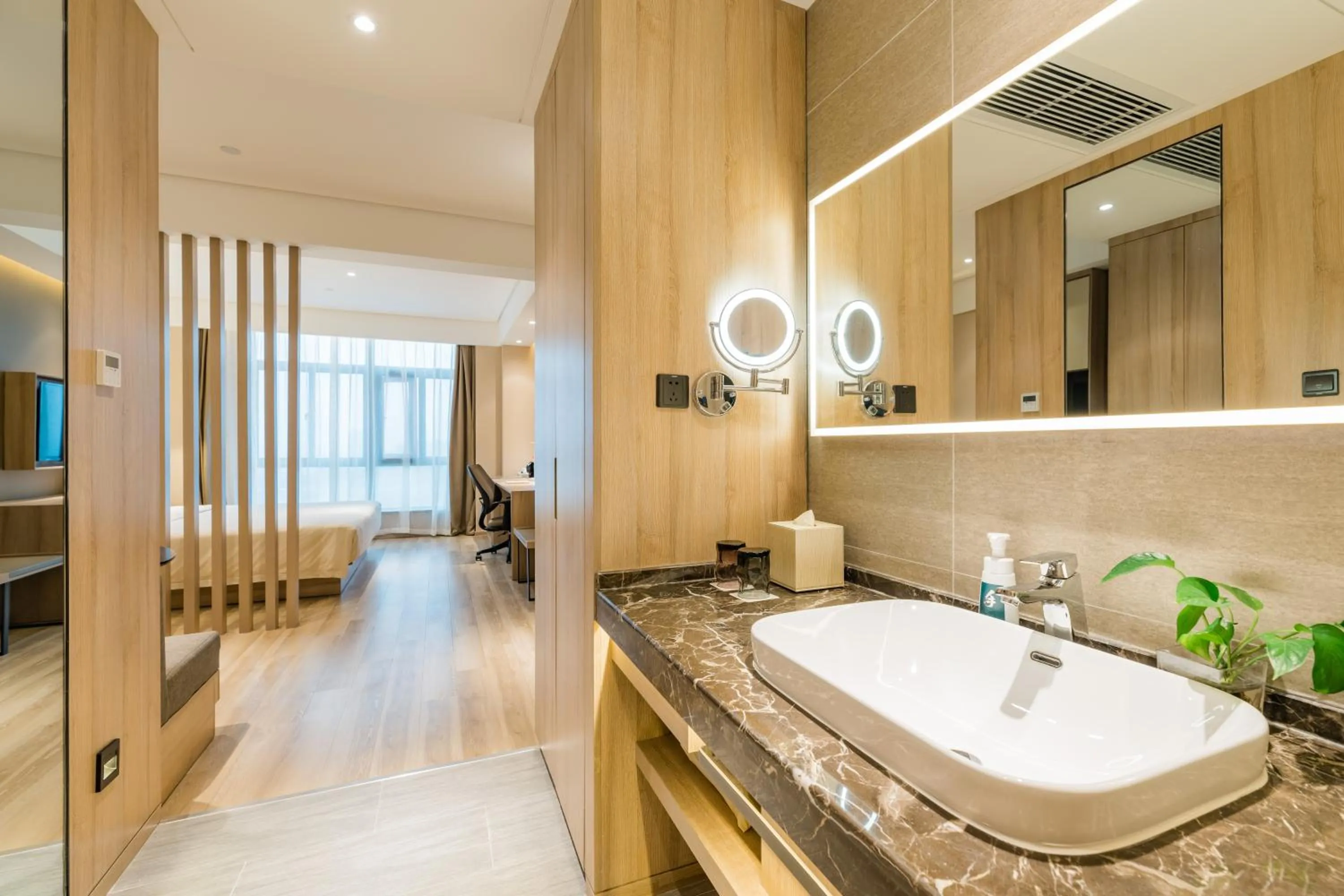 Atour Hotel (Nanjing Xingang Development Area)