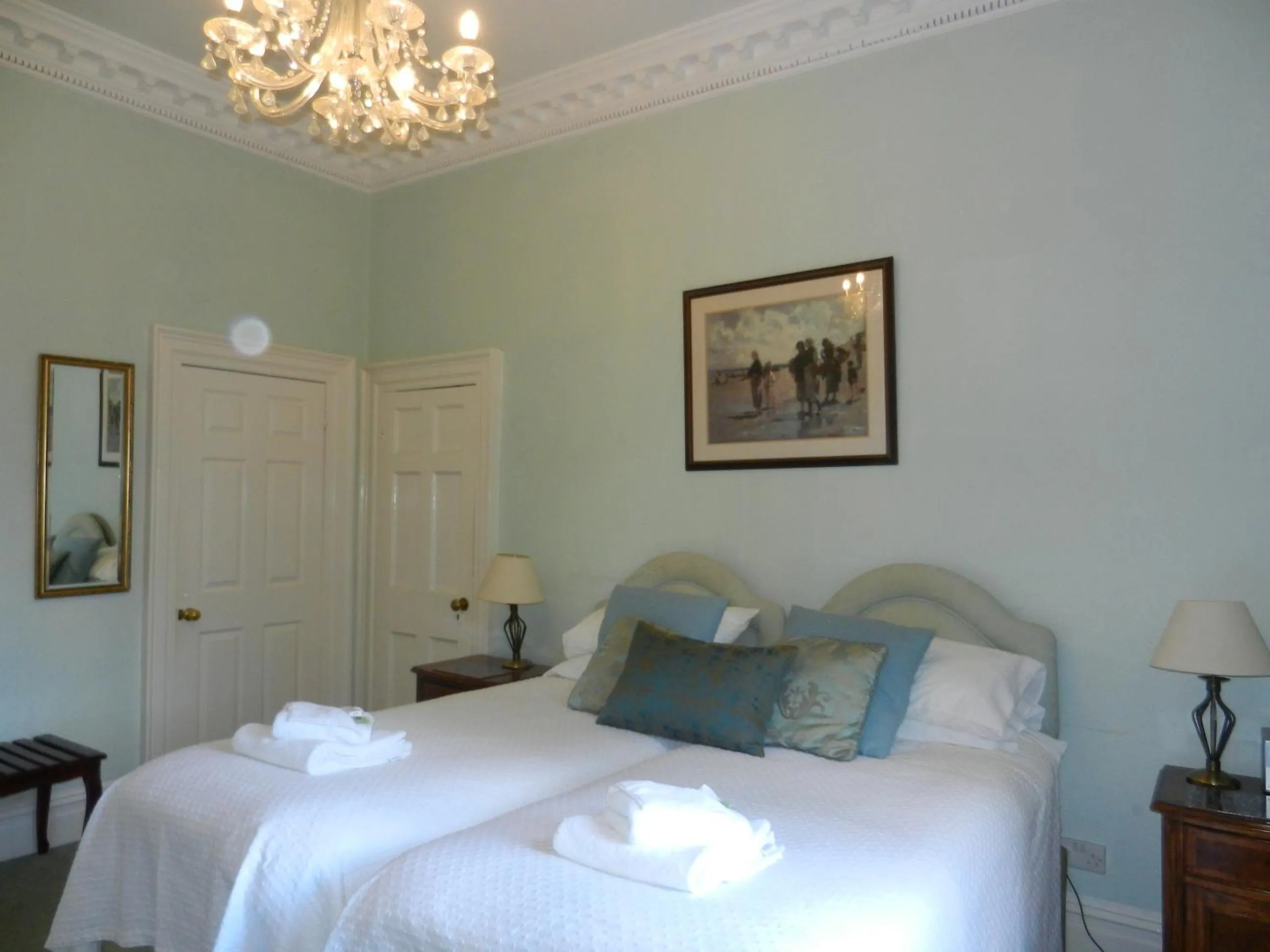 Bedroom, Bed in Brocks