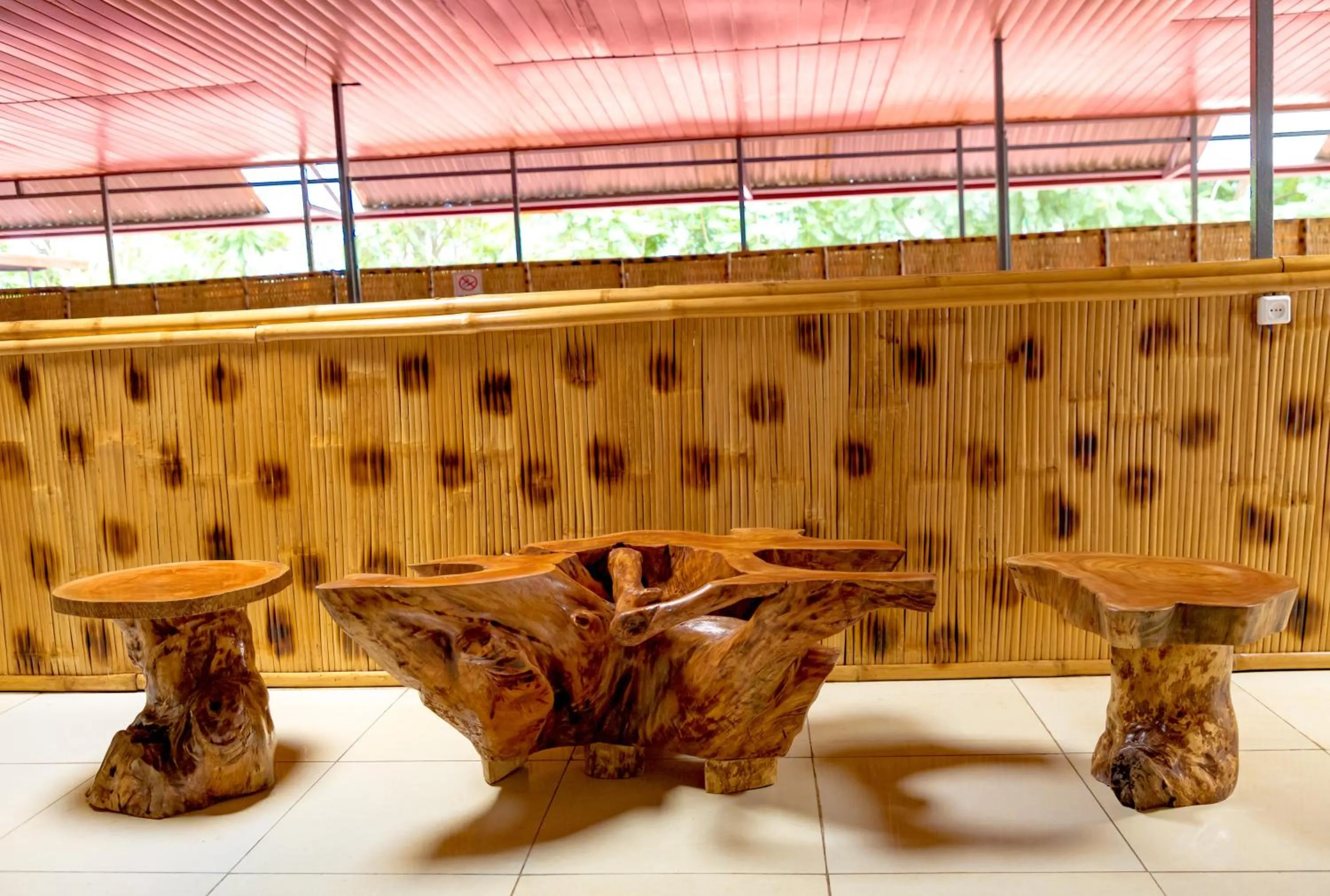 B.Maurice Guest House