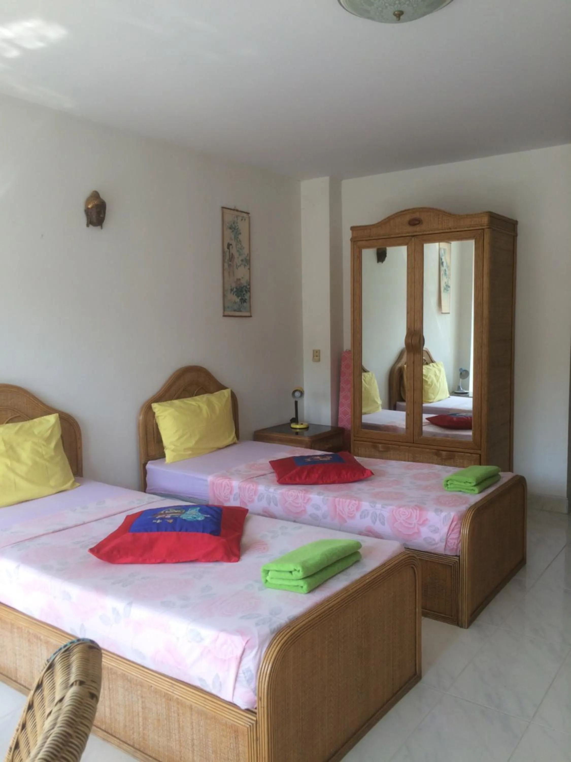 Photo of the whole room, Bed in B&B view talay 1 jomtien pattaya