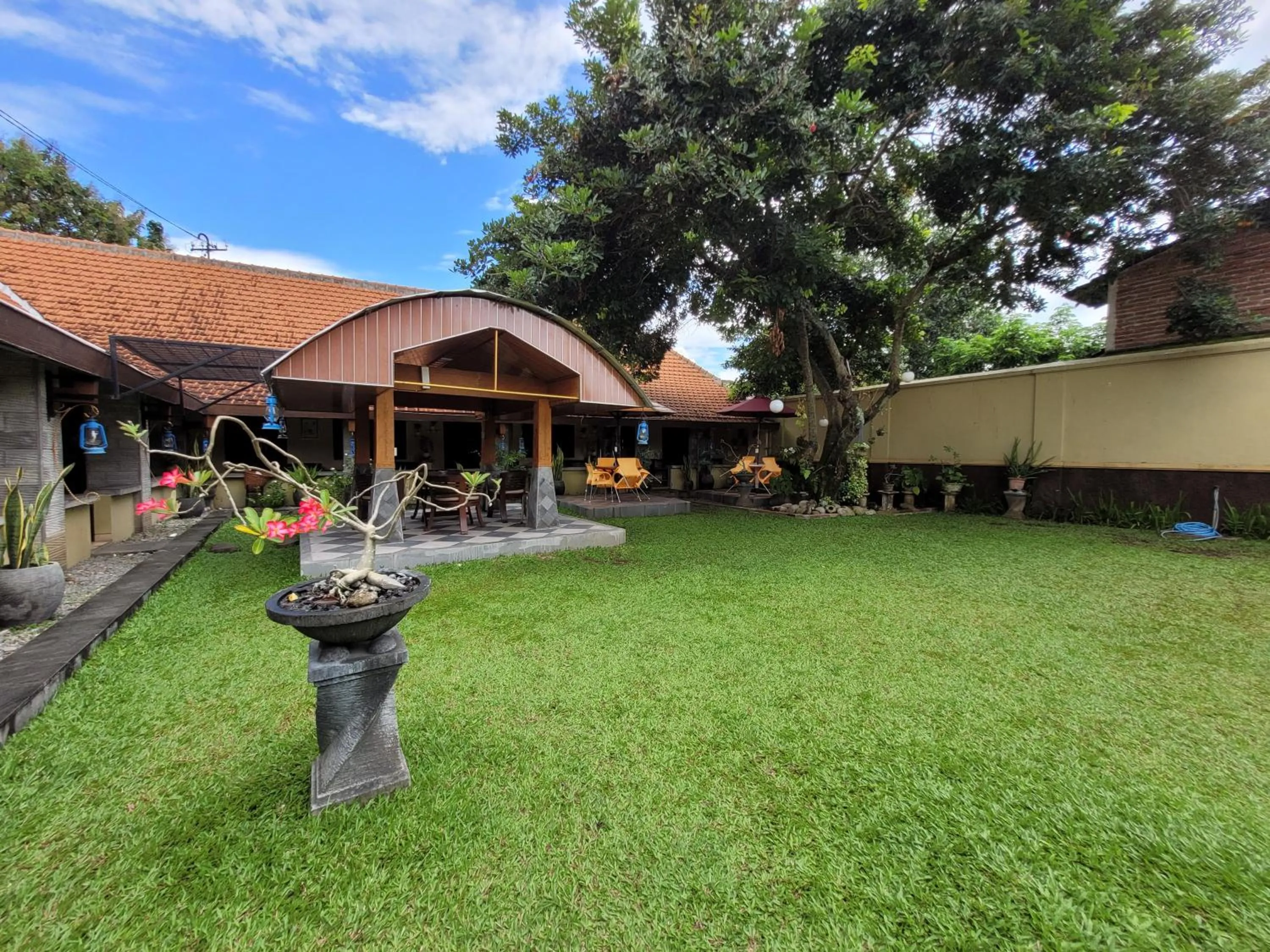 Garden in Ndalem Katong Guest House Ponorogo