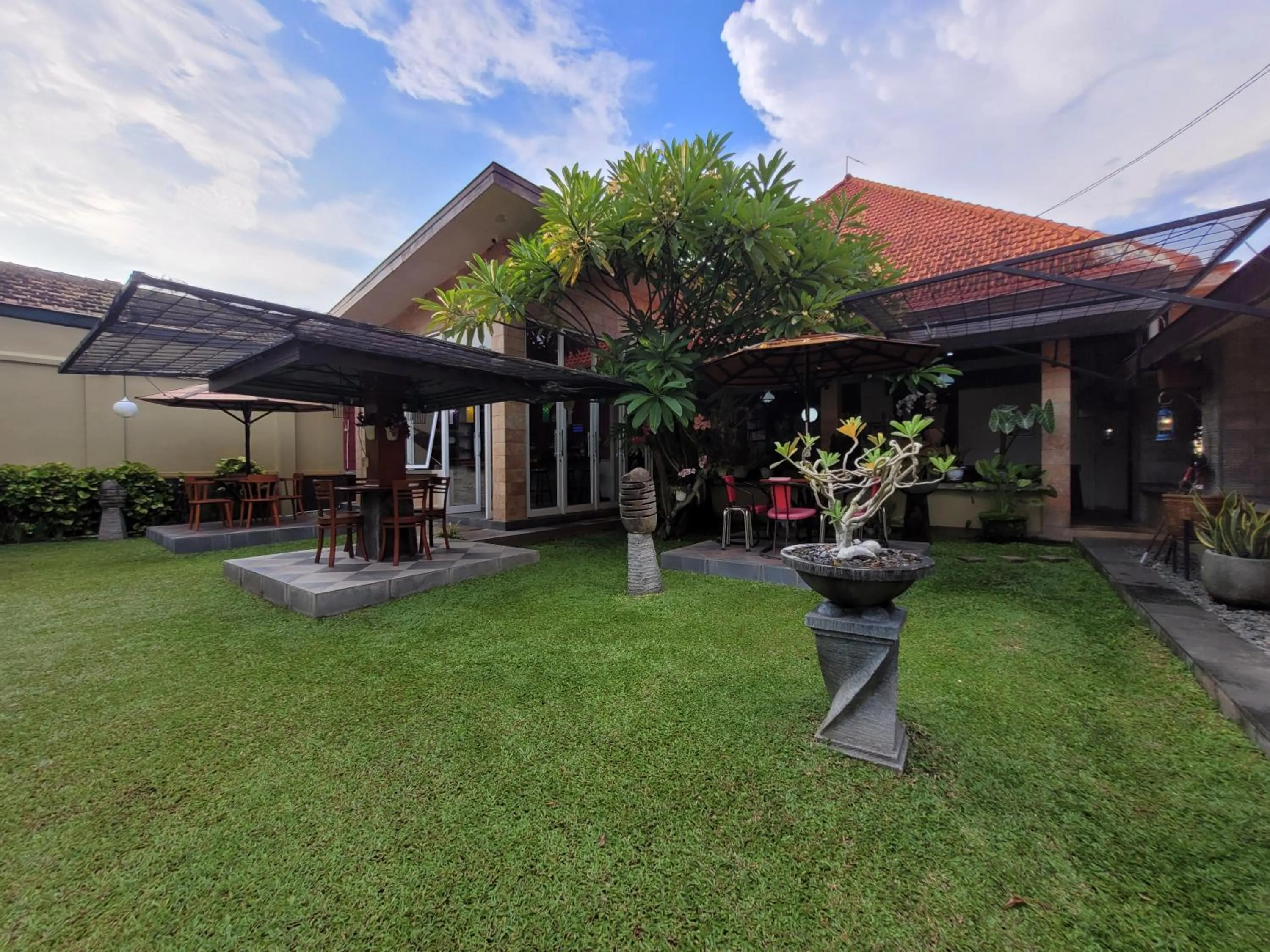 Ndalem Katong Guest House Ponorogo