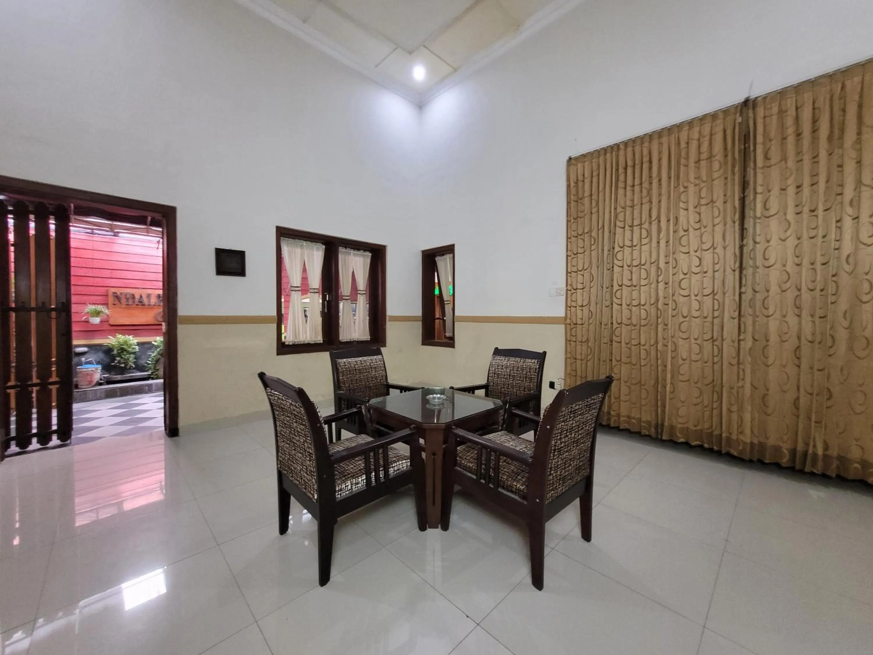 Ndalem Katong Guest House Ponorogo