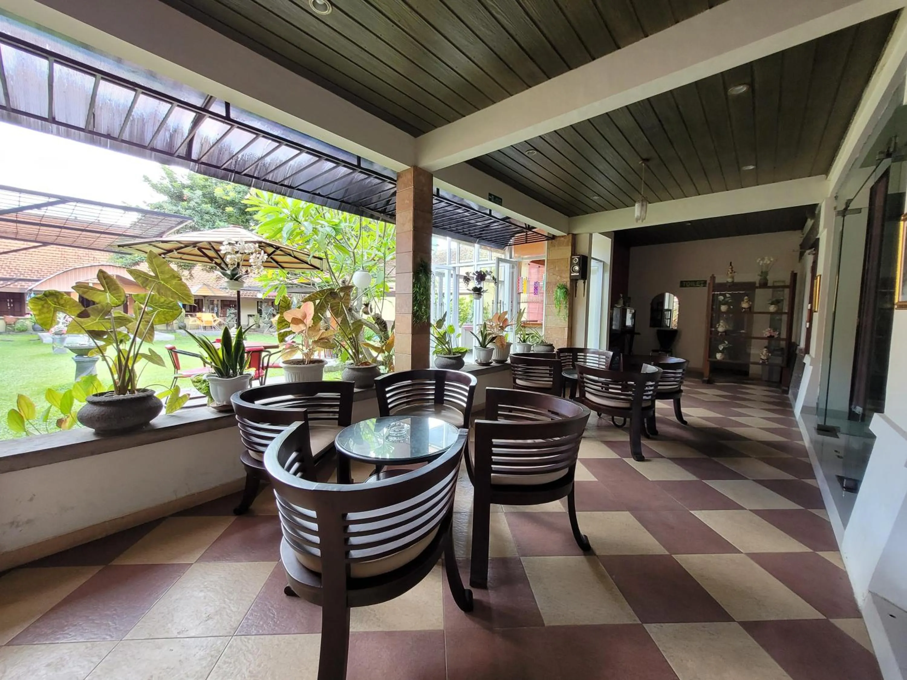 Area and facilities in Ndalem Katong Guest House Ponorogo