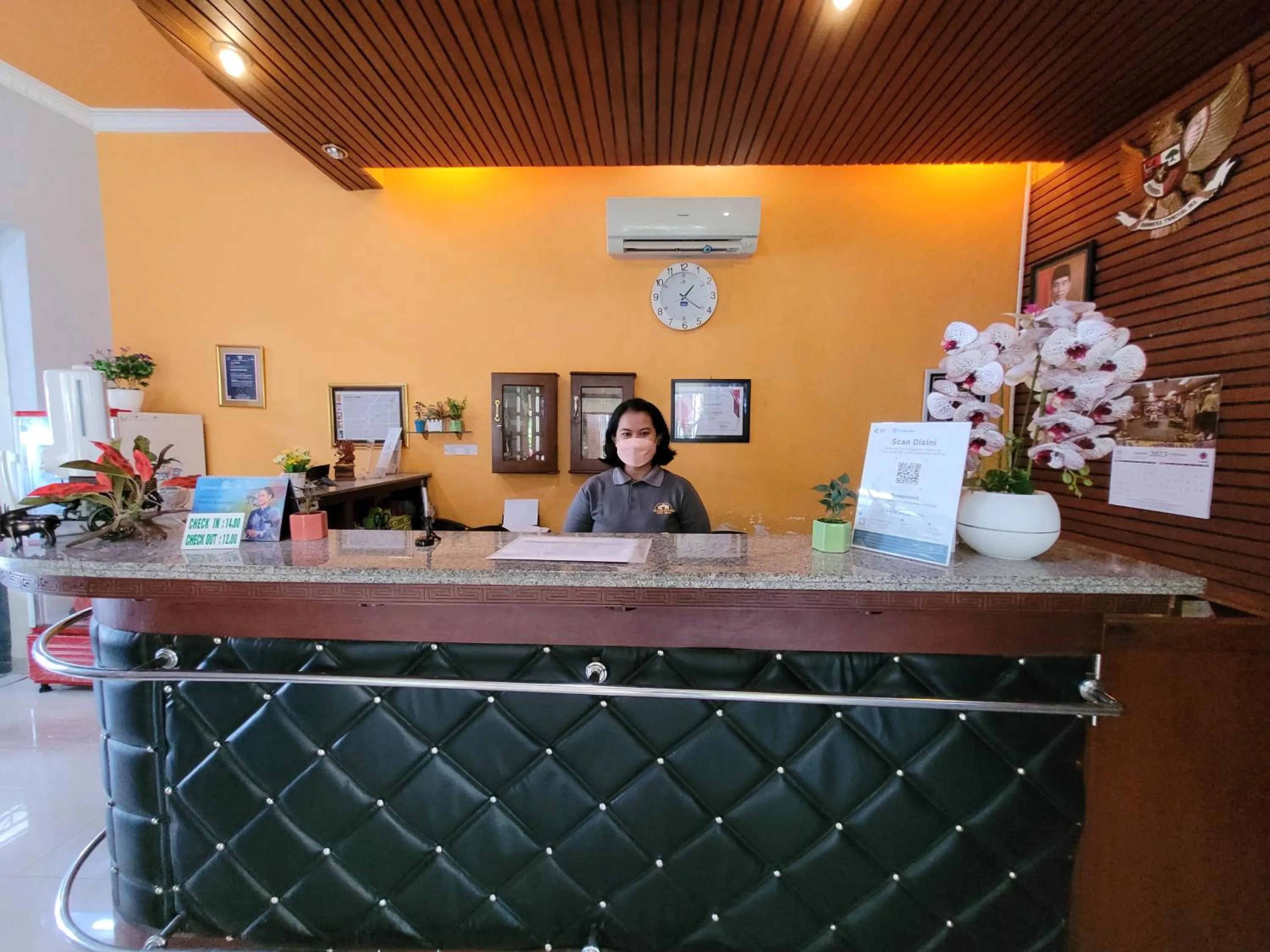 Lobby or reception in Ndalem Katong Guest House Ponorogo