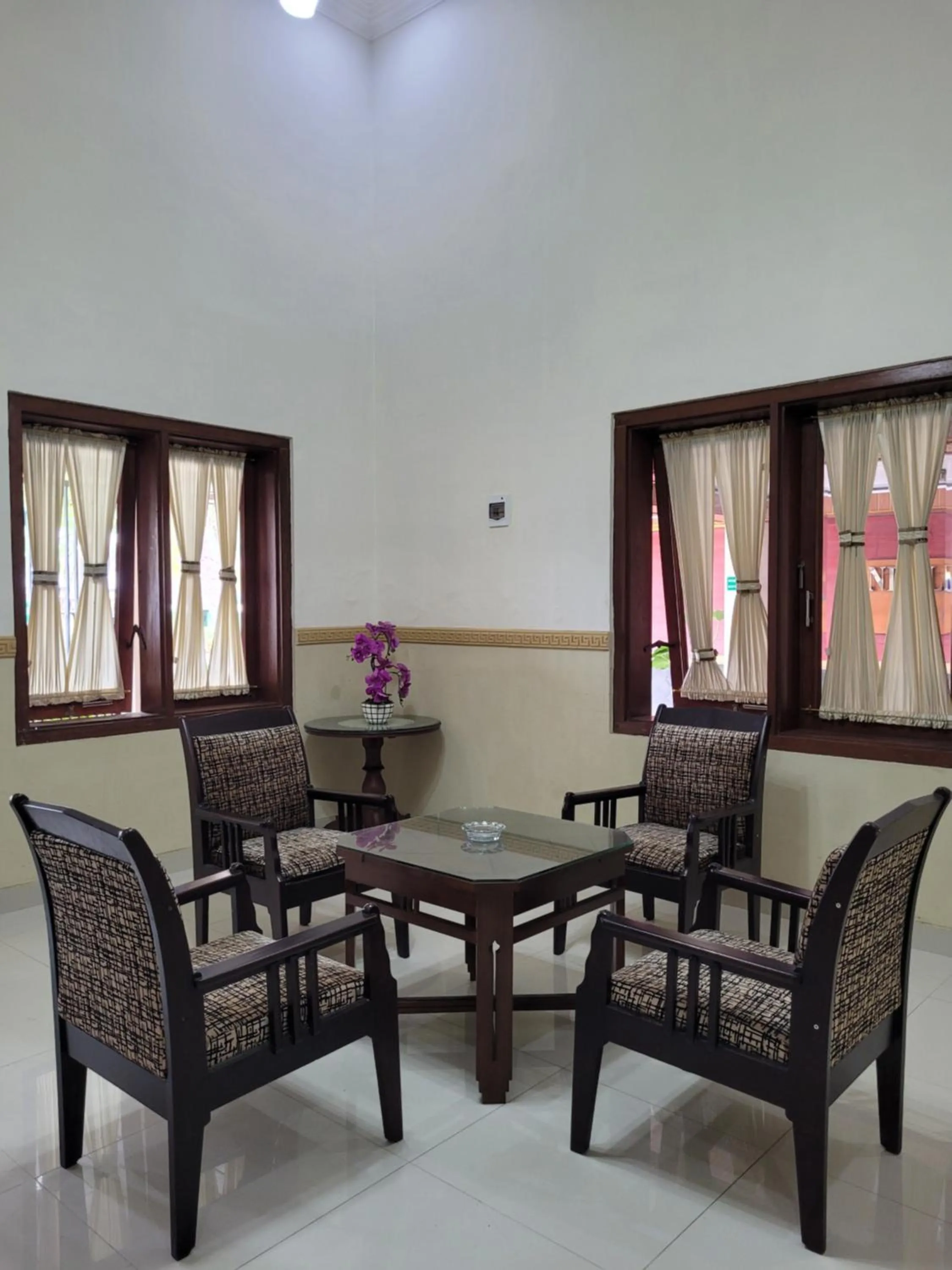 Living room in Ndalem Katong Guest House Ponorogo