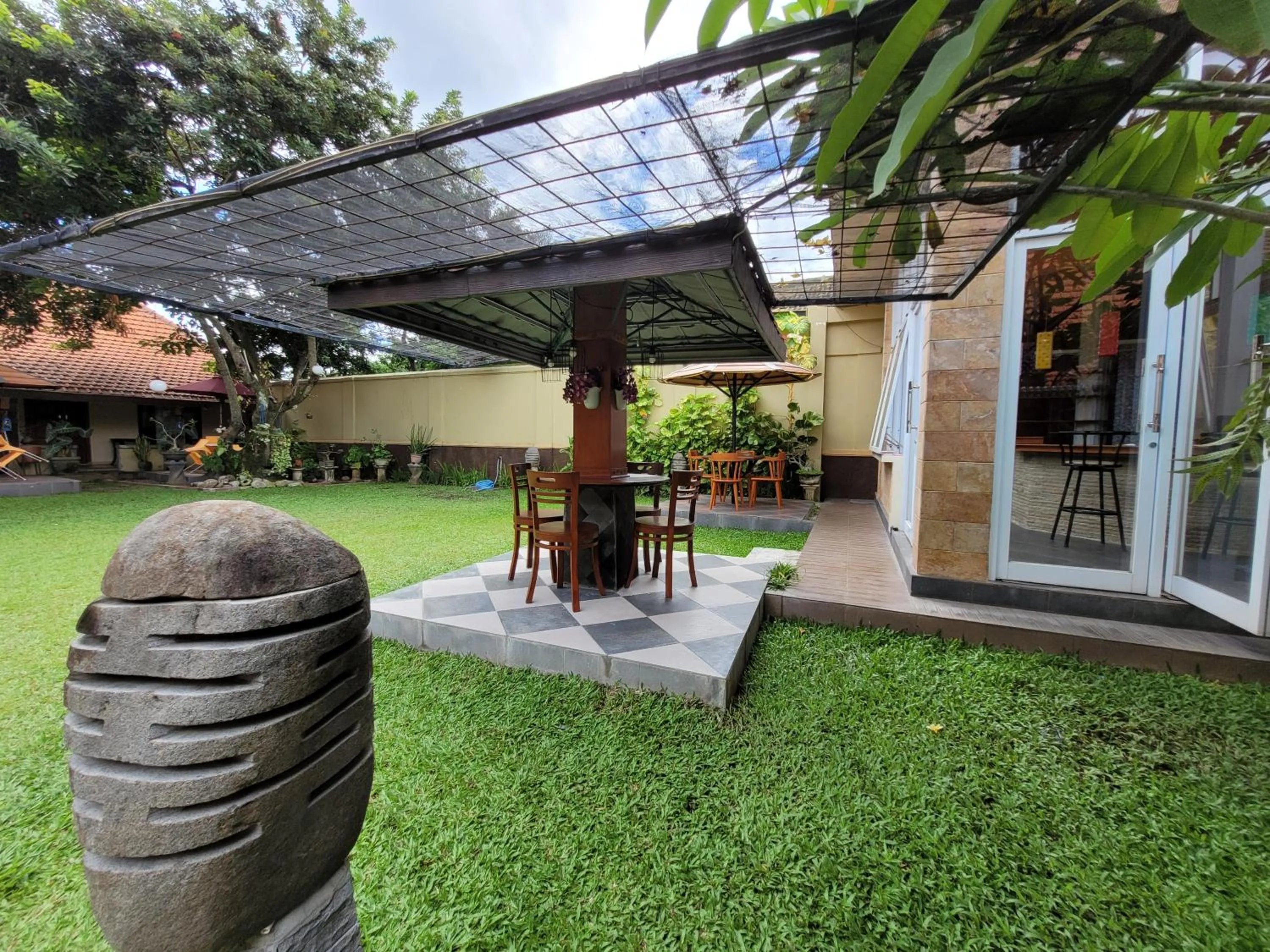 Garden in Ndalem Katong Guest House Ponorogo