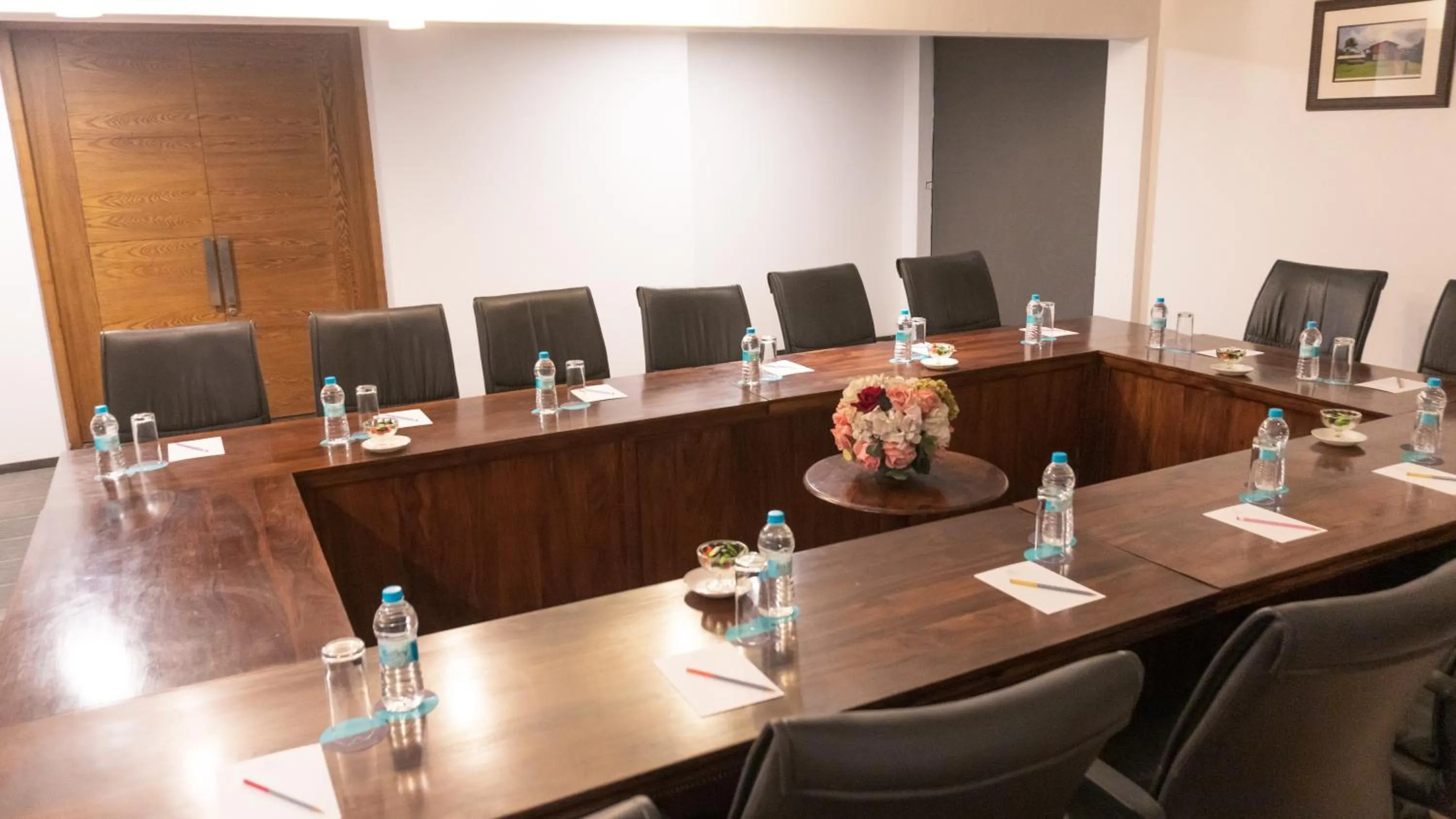 Business facilities in Amatra By The Ganges