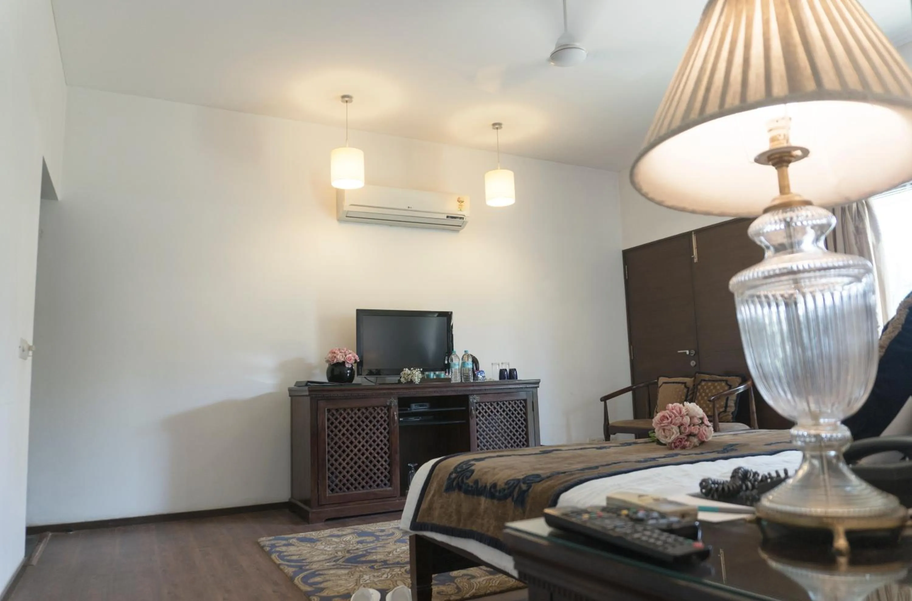 Bed in Amatra By The Ganges