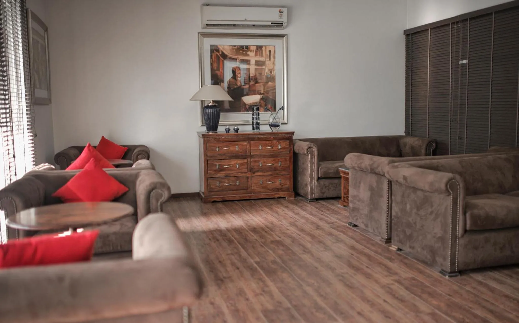 Lounge or bar in Amatra By The Ganges