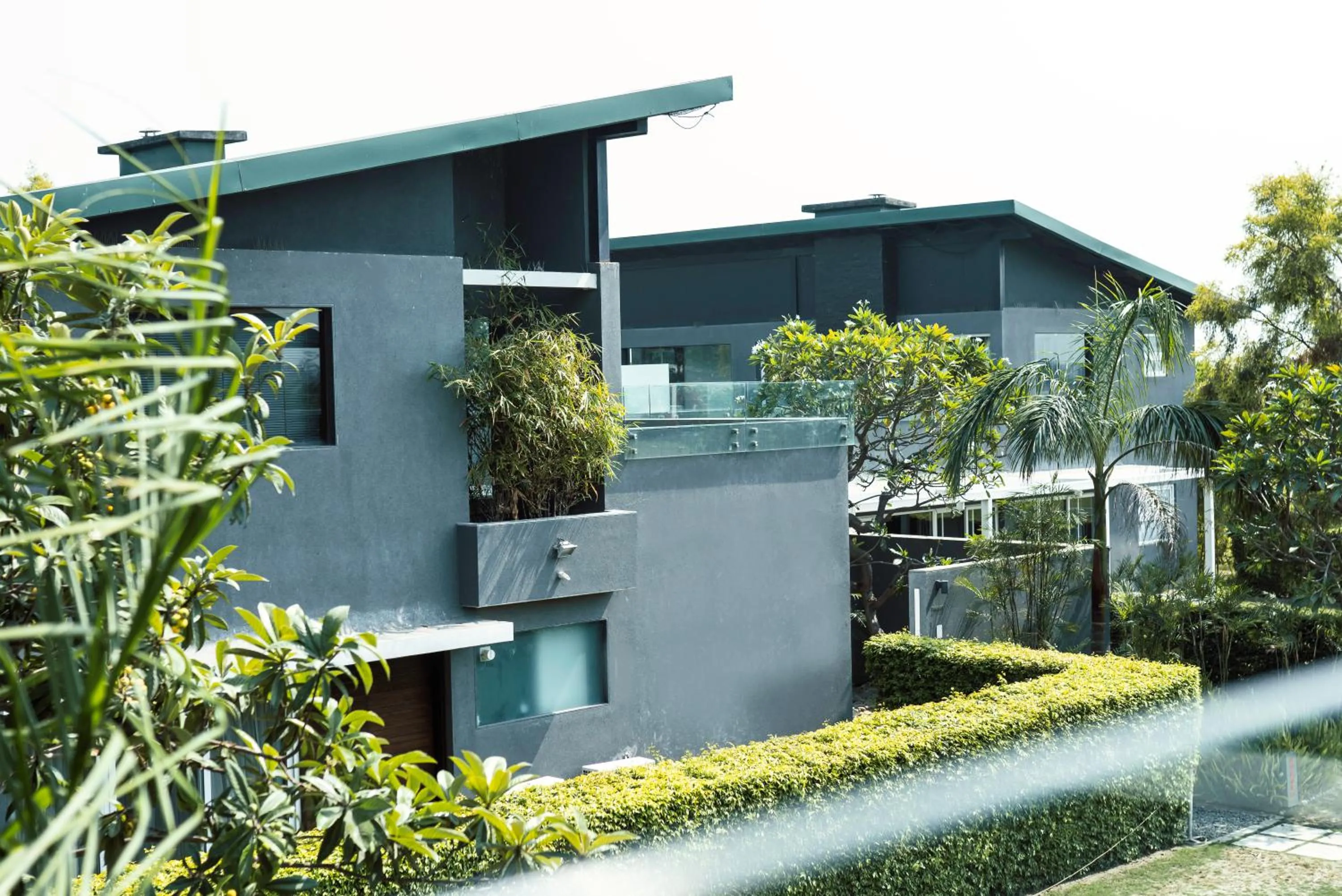 Property building in Amatra By The Ganges