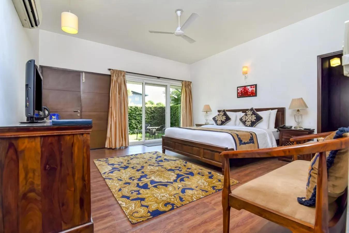 Photo of the whole room, Bed in Amatra By The Ganges