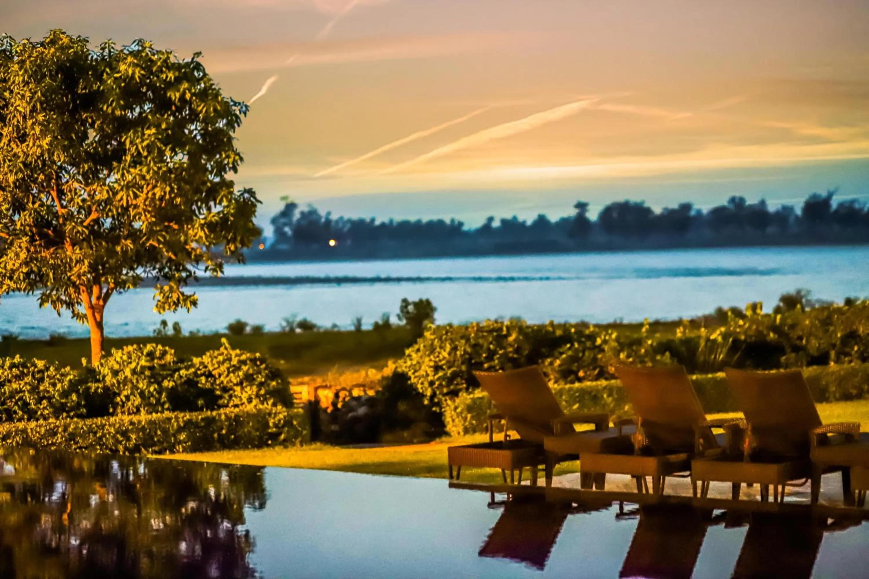 Patio in Amatra By The Ganges