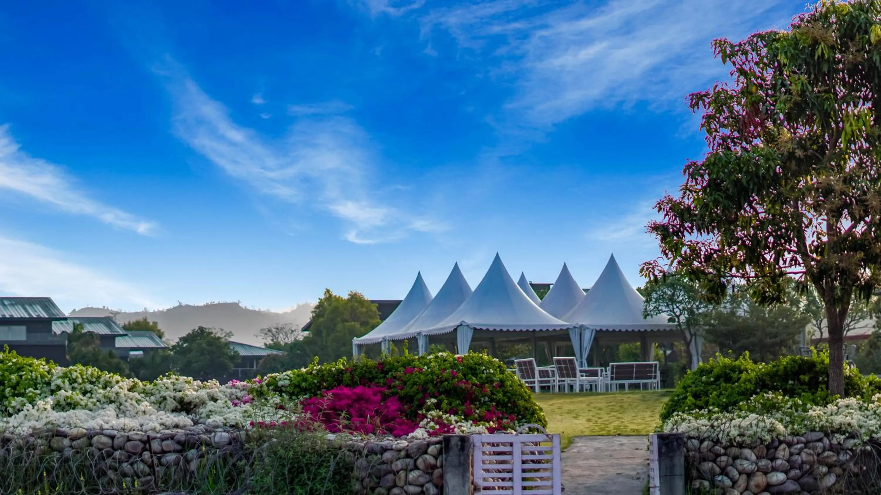 Property building in Amatra By The Ganges