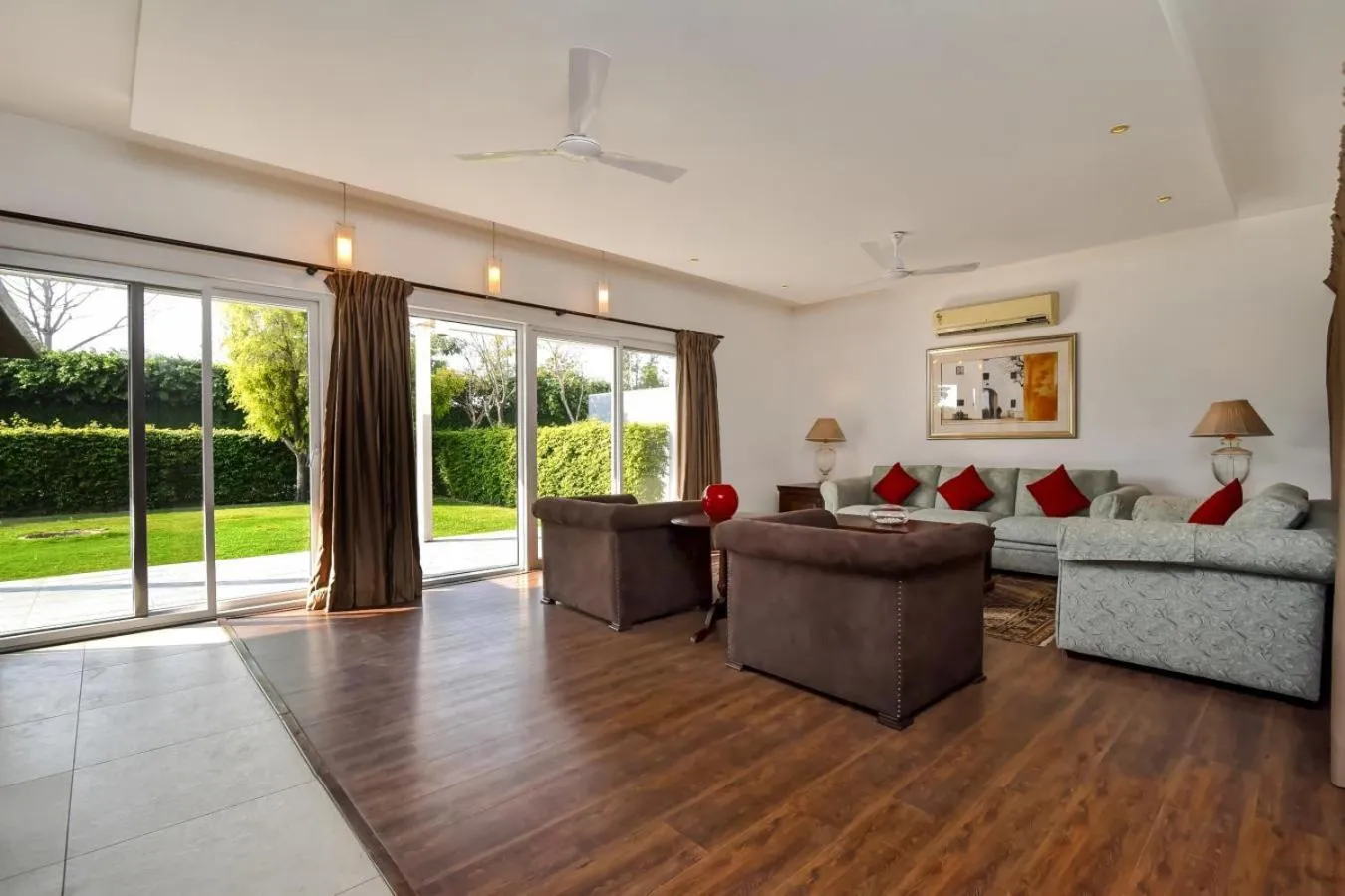 Living room in Amatra By The Ganges