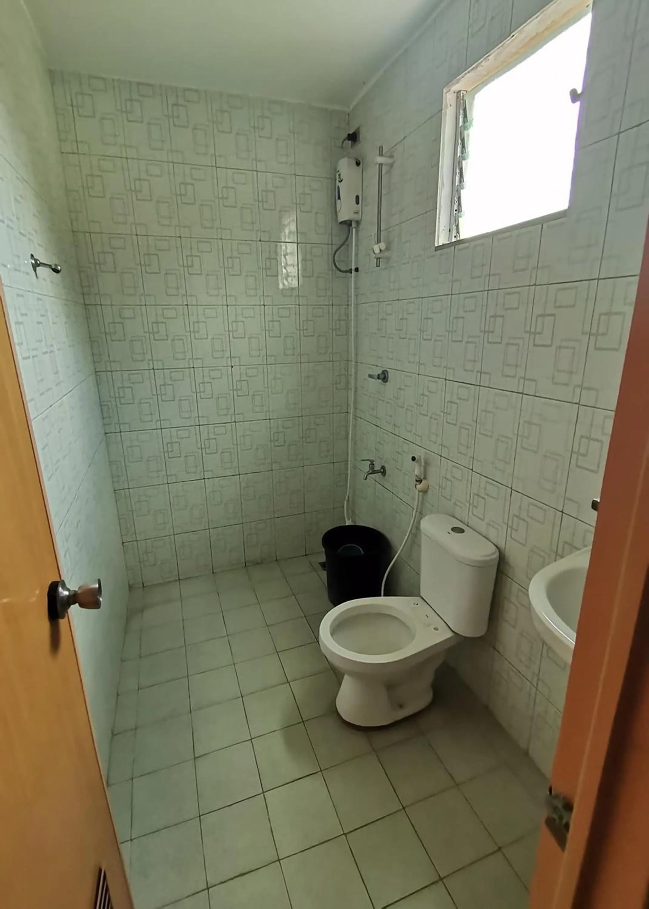 Bathroom in Rachel's Bed and Breakfast Near Tagaytay