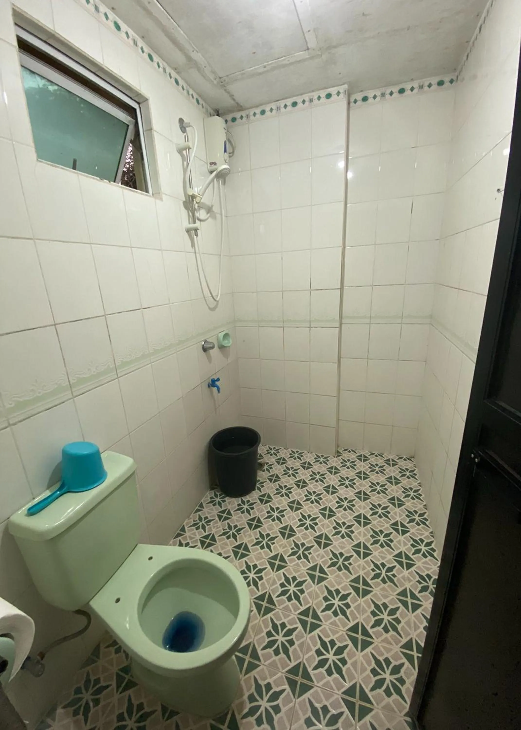 Bathroom in Rachel's Bed and Breakfast Near Tagaytay