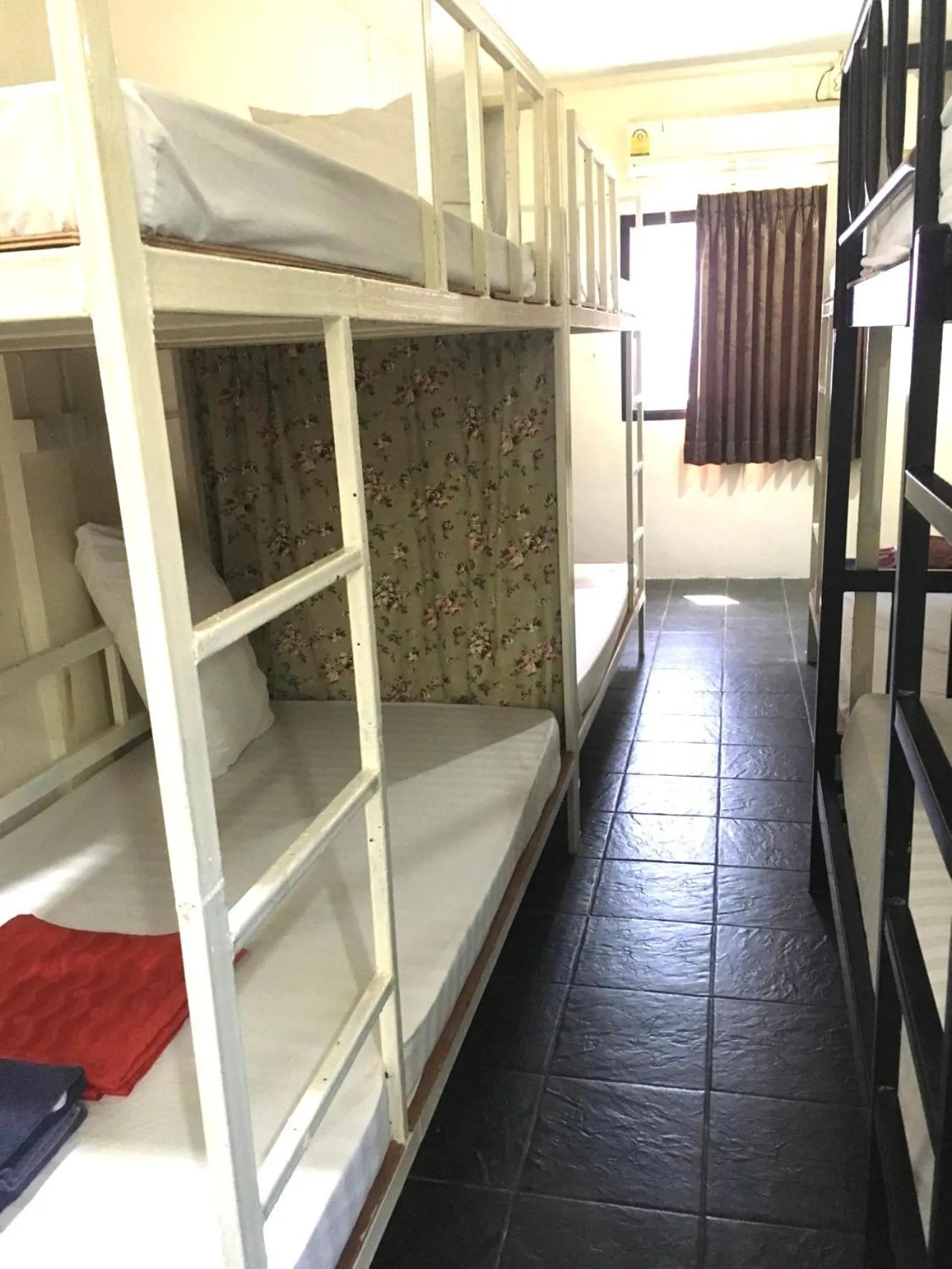 bunk bed, Bed in Golden Bee PhiPhi