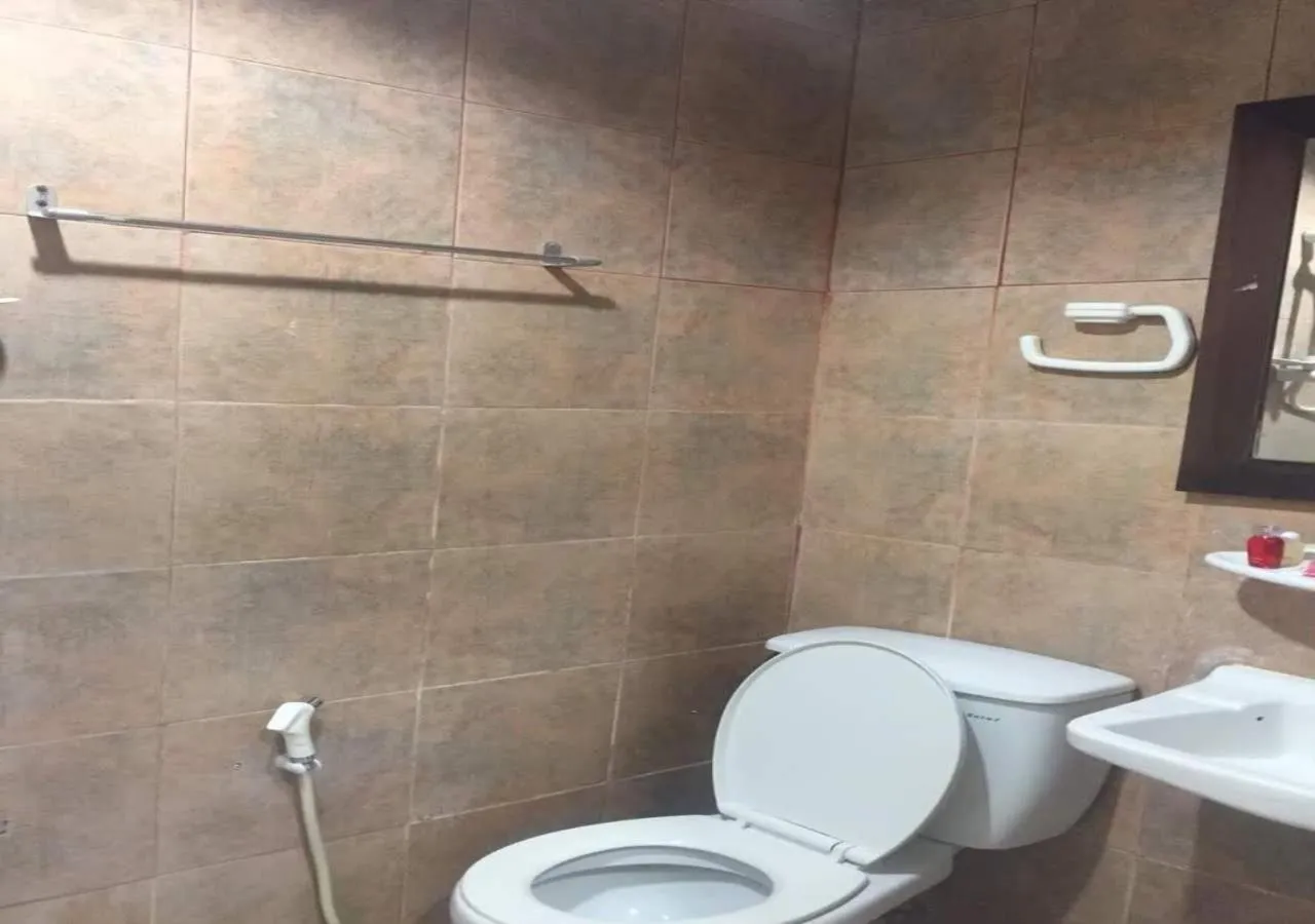 Bathroom in Golden Bee PhiPhi