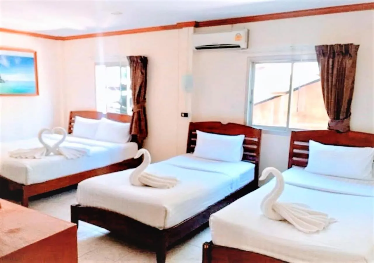 Bedroom, Bed in Golden Bee PhiPhi