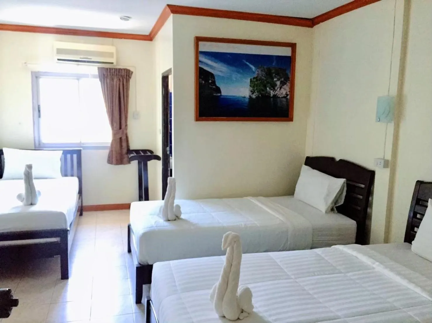 Bedroom, Bed in Golden Bee PhiPhi