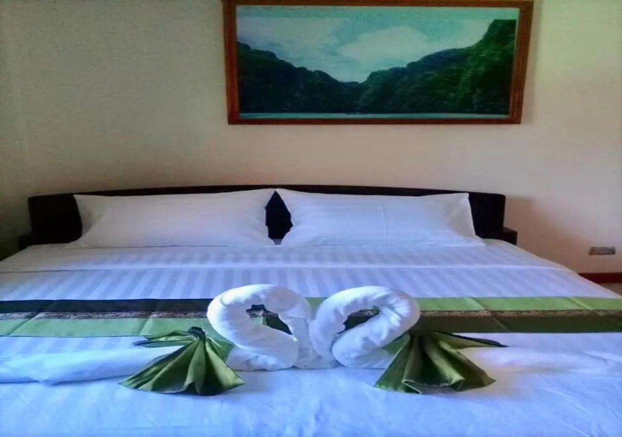 Bed in Golden Bee PhiPhi