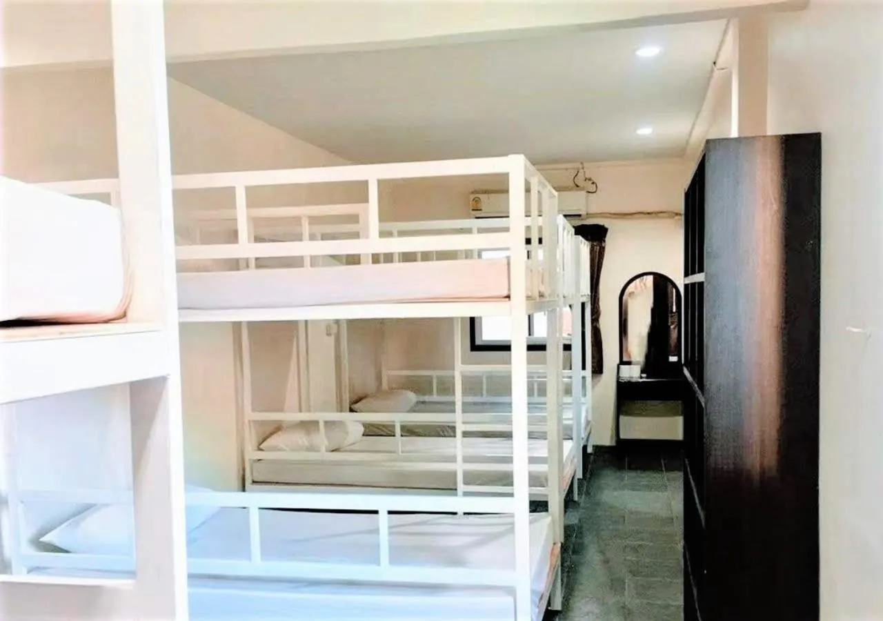 bunk bed, Bed in Golden Bee PhiPhi