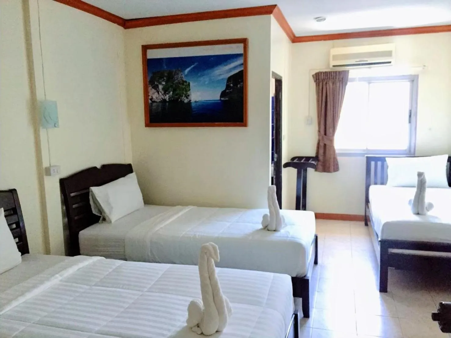 Bedroom, Bed in Golden Bee PhiPhi