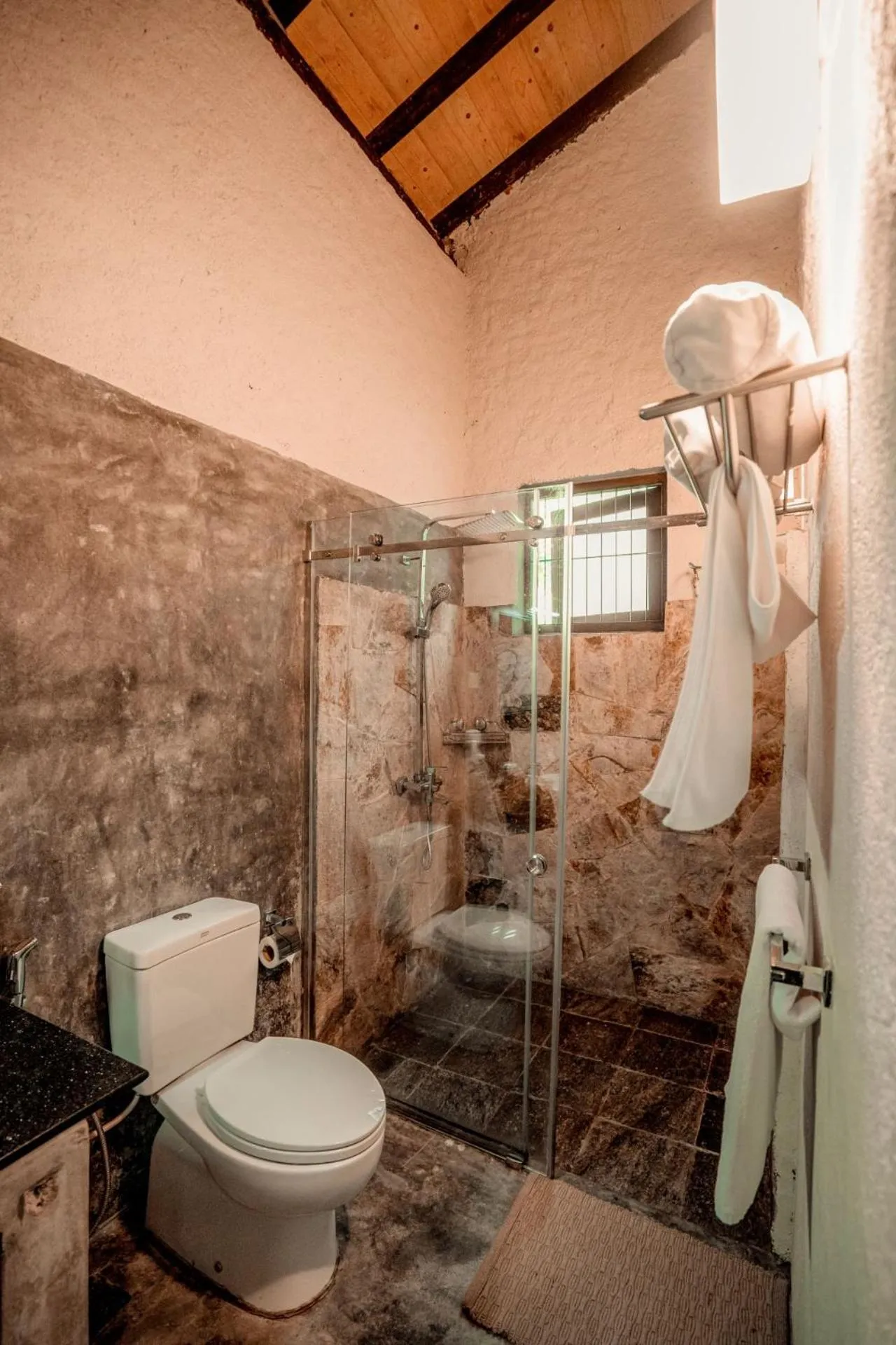 Shower in Arsulana Eco Lodge & Spa