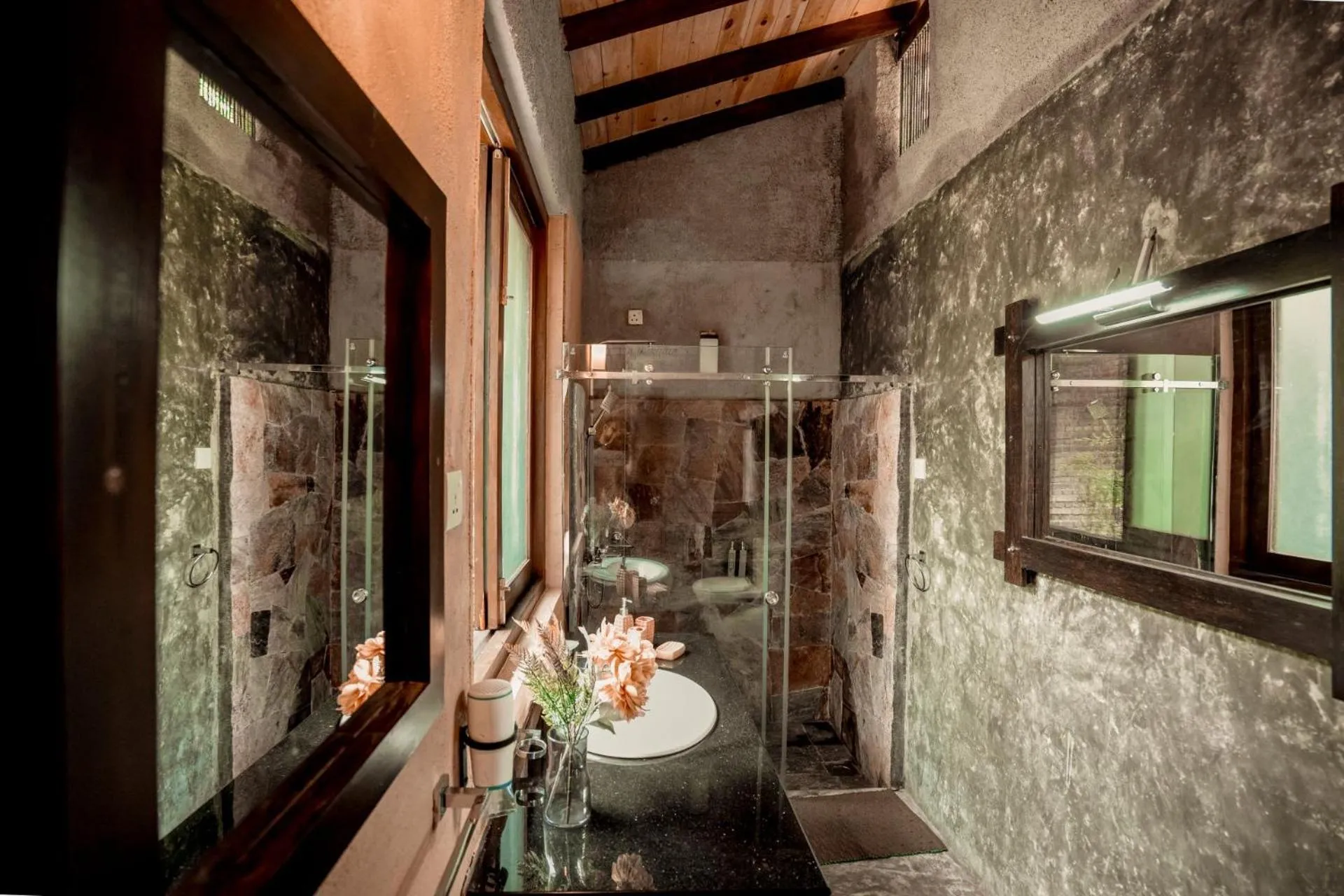 Shower in Arsulana Eco Lodge & Spa
