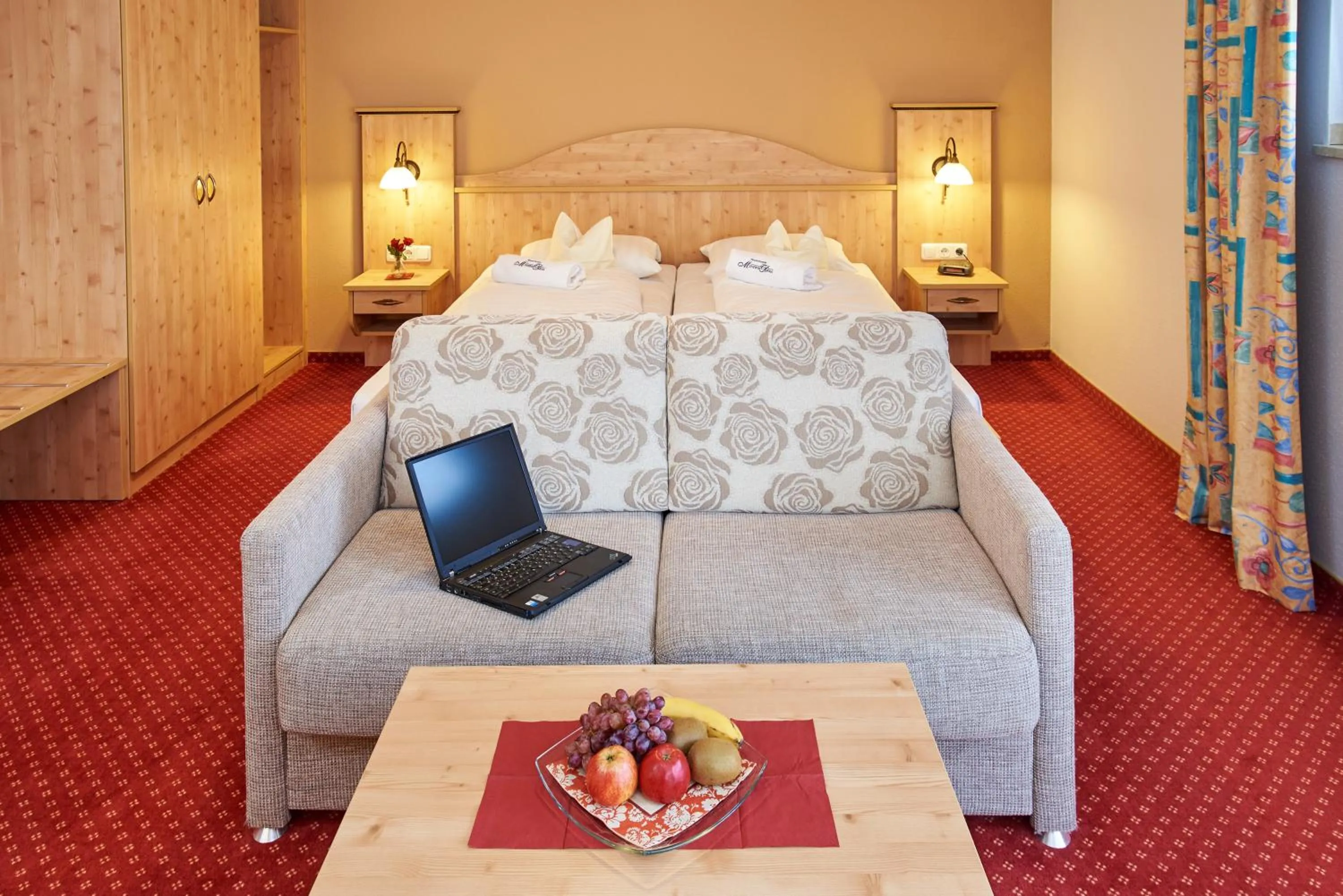 Decorative detail, Bed in Apparthotel Minerva Diana Octavia