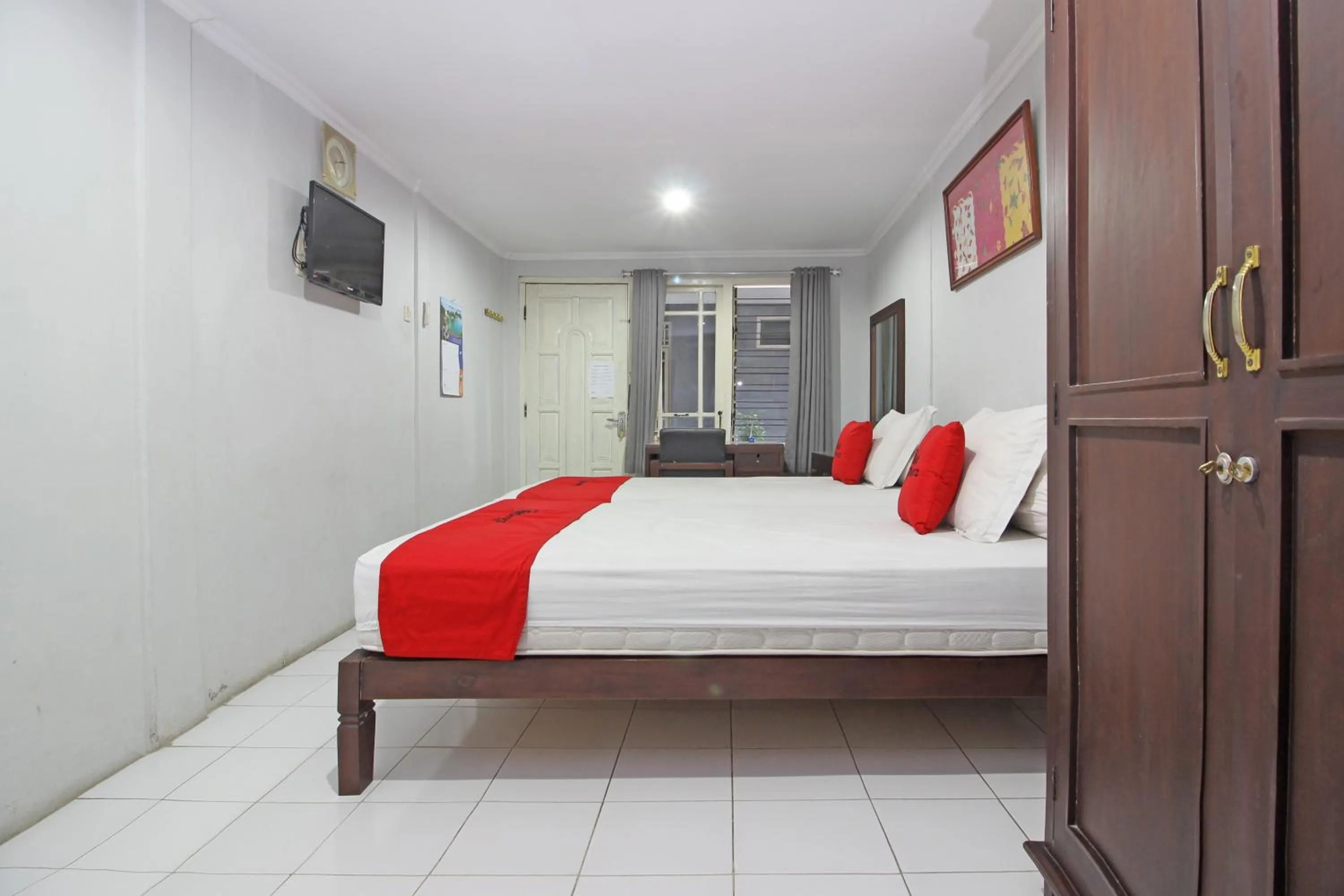 Bedroom, Bed in RedDoorz near Terminal Condong Catur