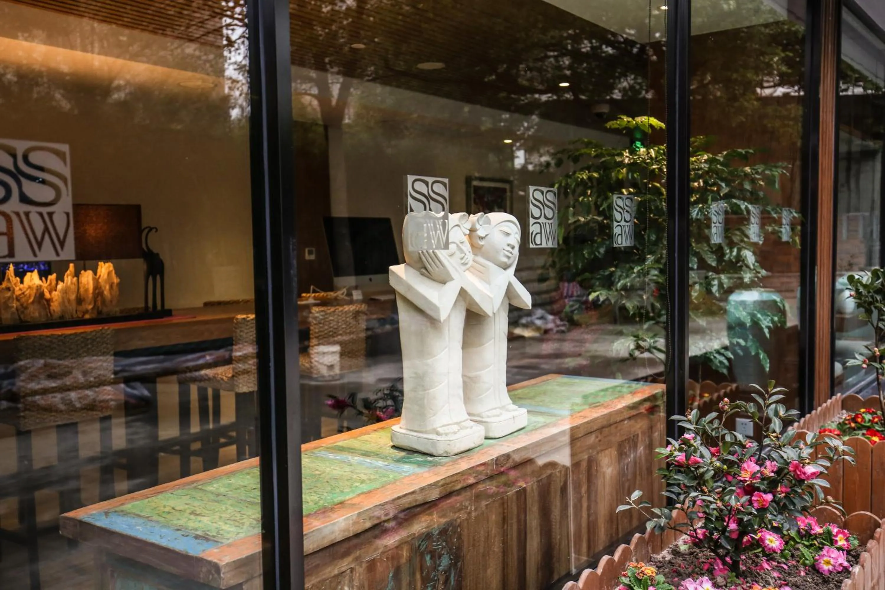 Facade/entrance in SSAW Boutique Hotel Shanghai Yilin