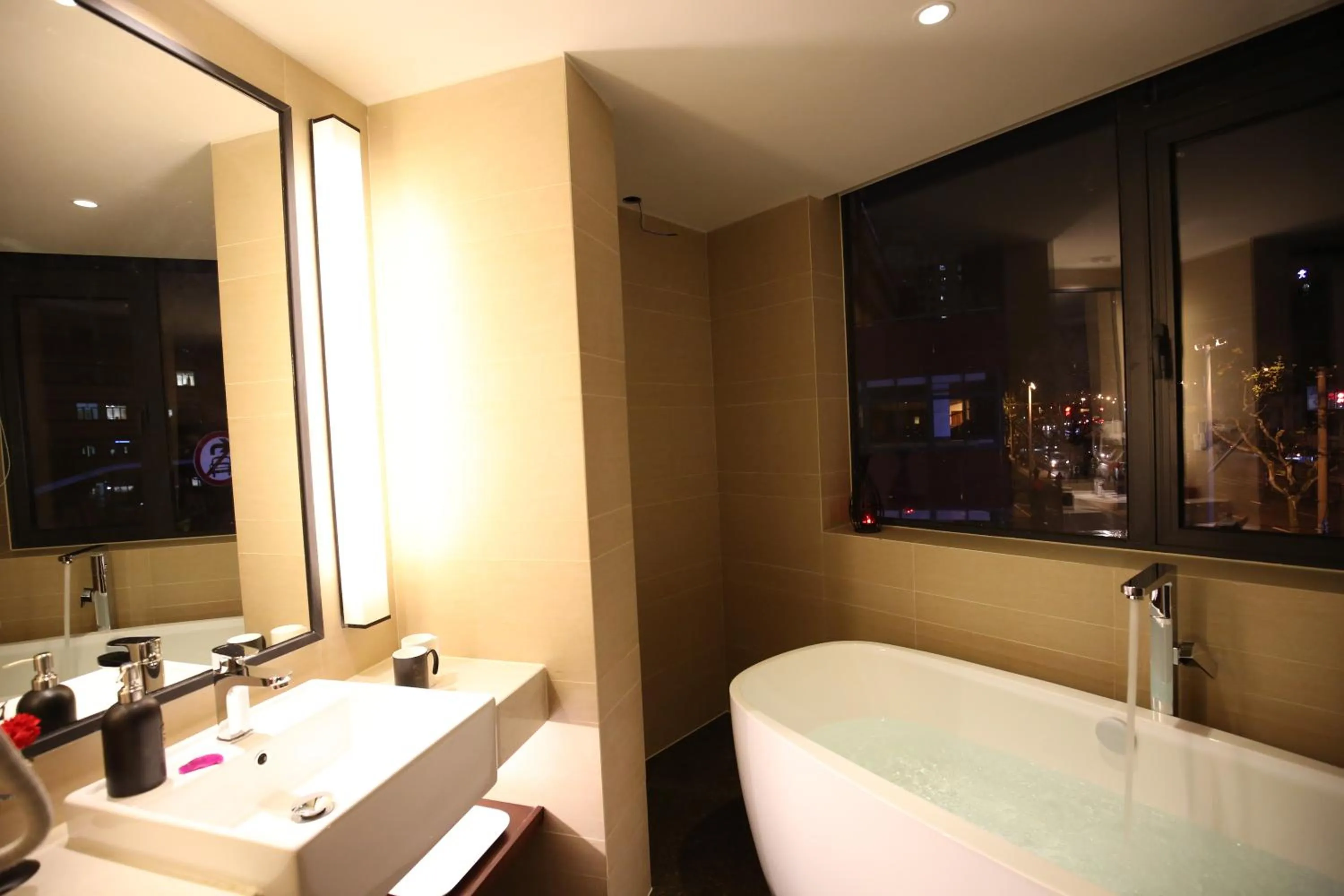 Toilet in SSAW Boutique Hotel Shanghai Yilin