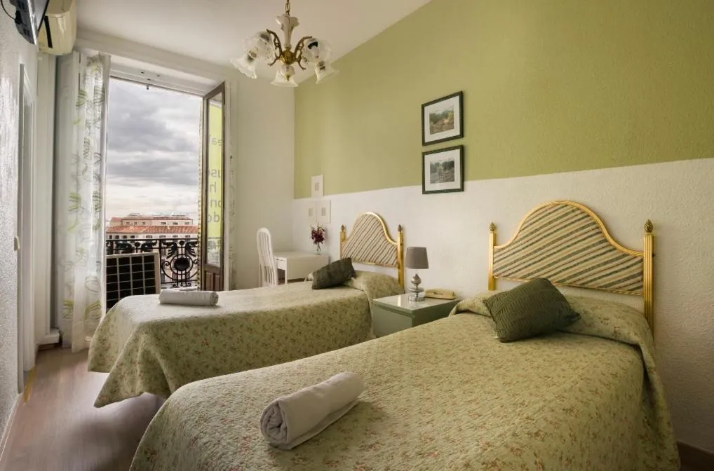 Hostal Valencia Madrid