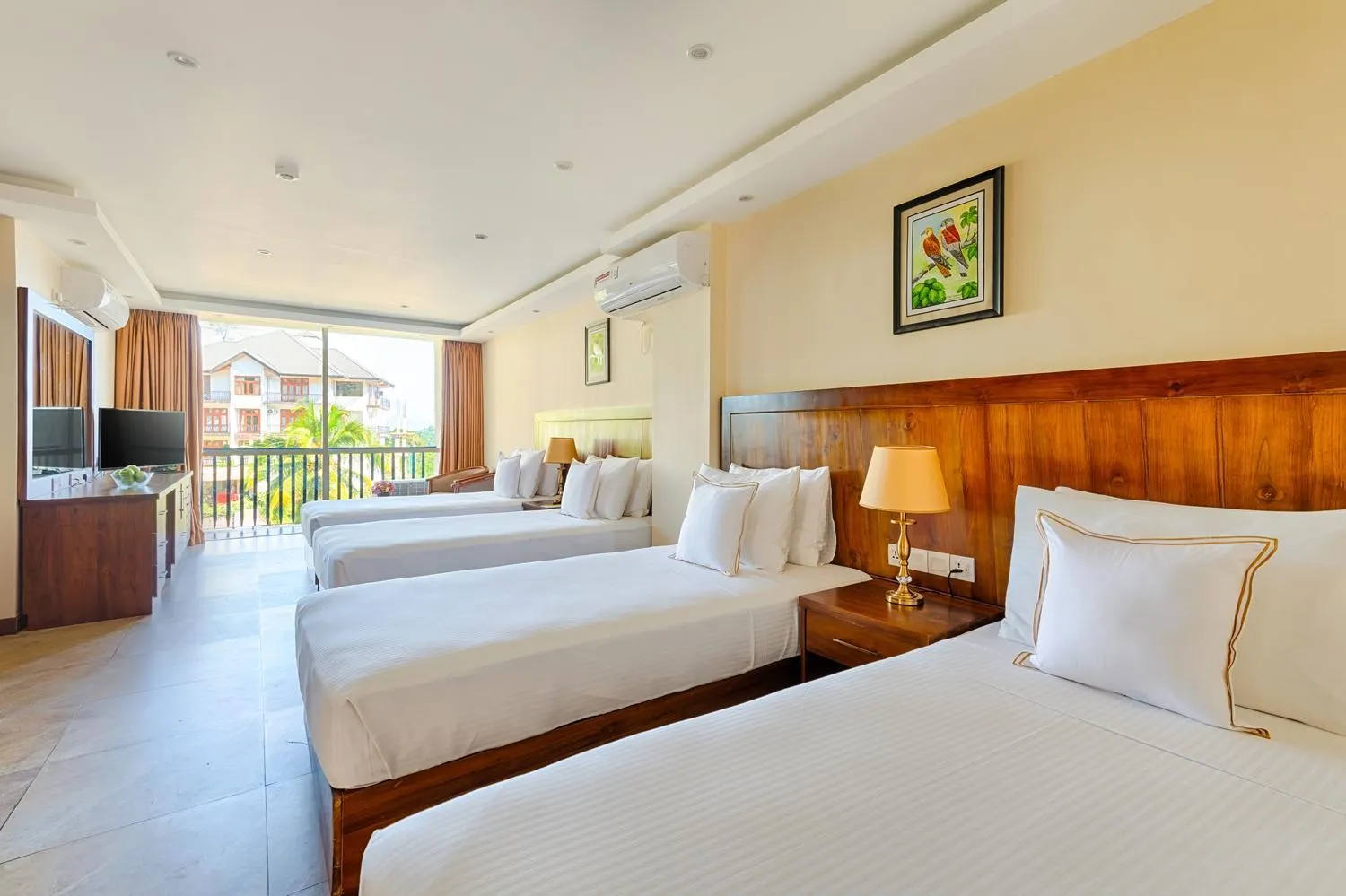 Photo of the whole room, Bed in Serene Kandy