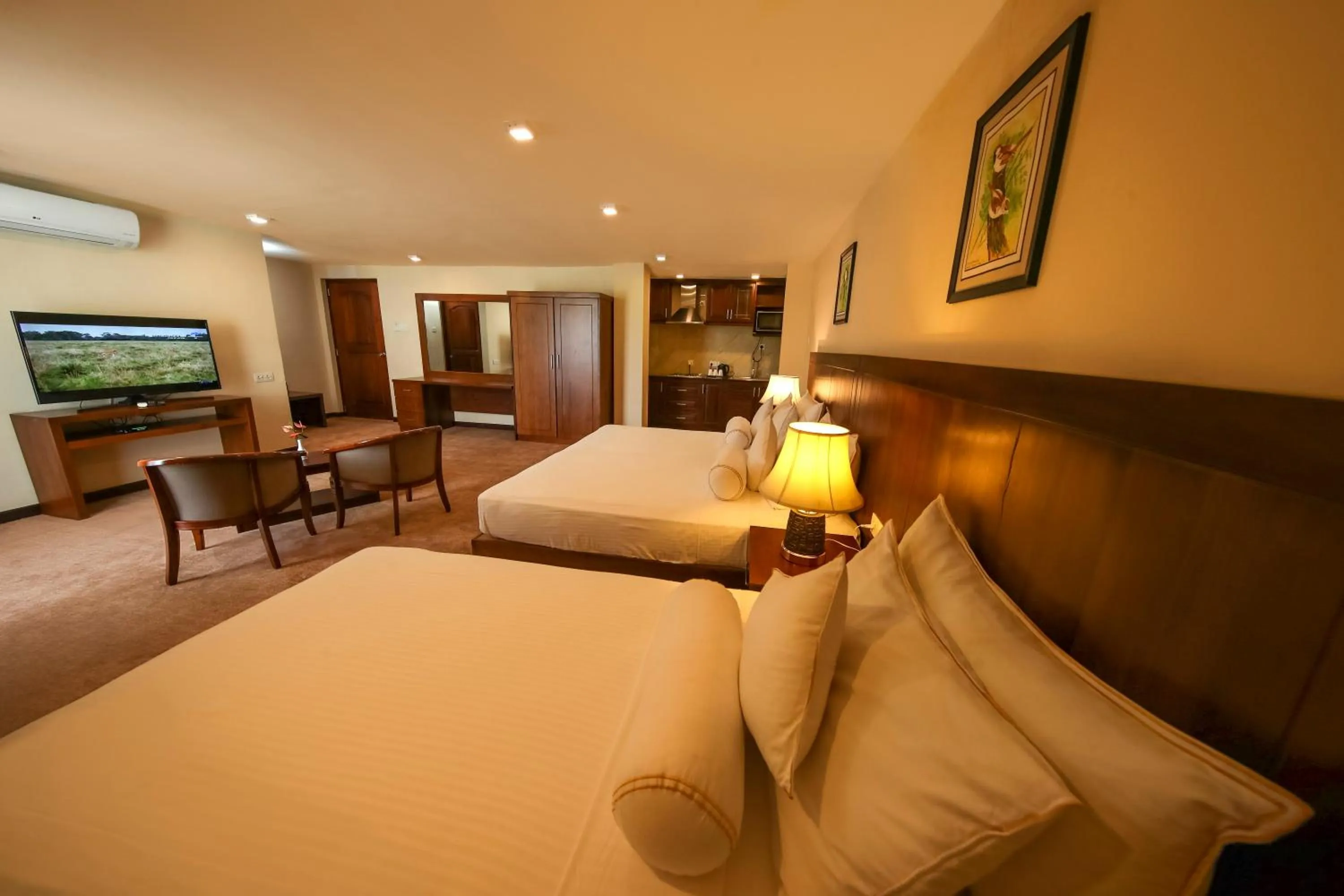 Photo of the whole room, Bed in Serene Kandy