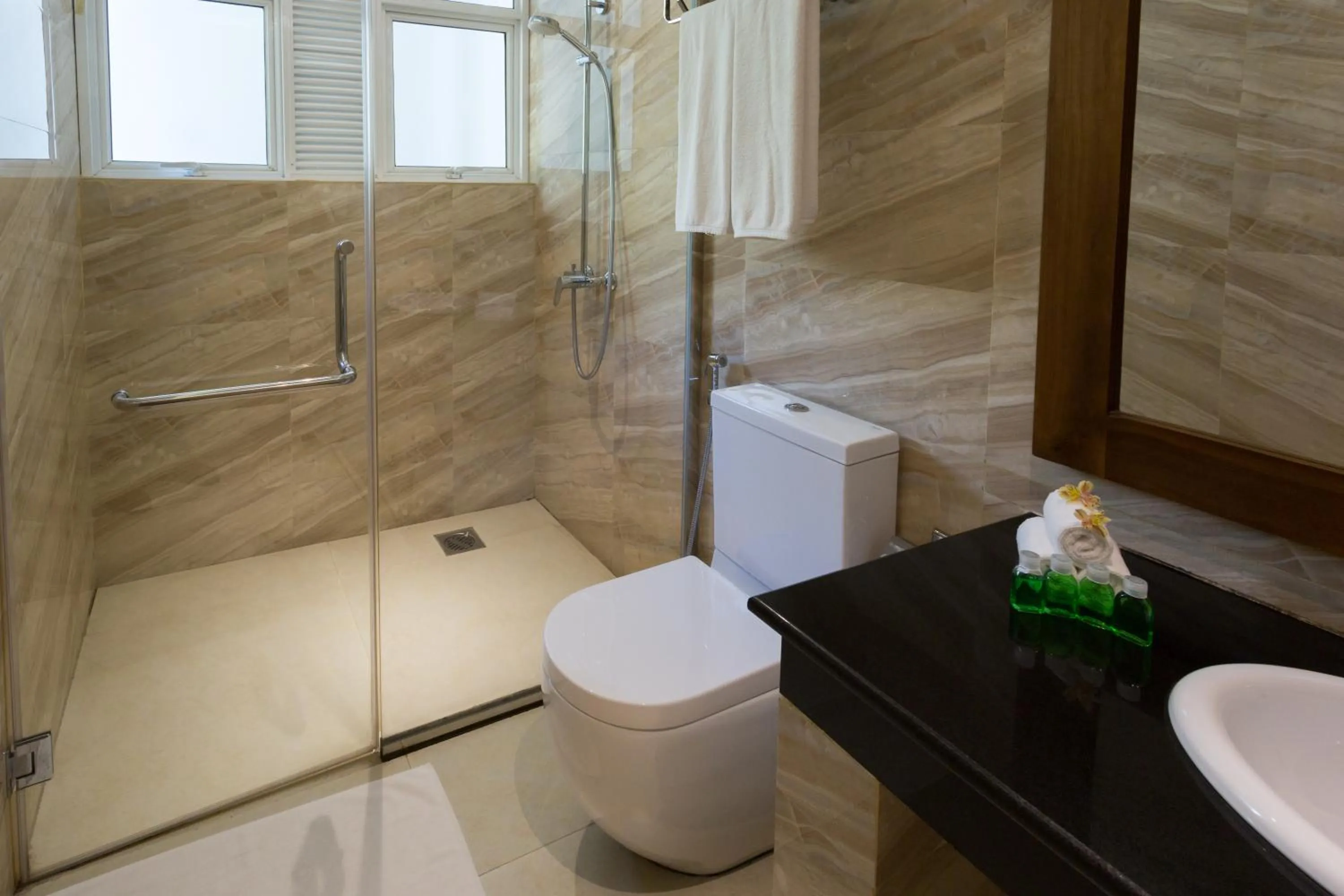 Toilet in Serene Kandy