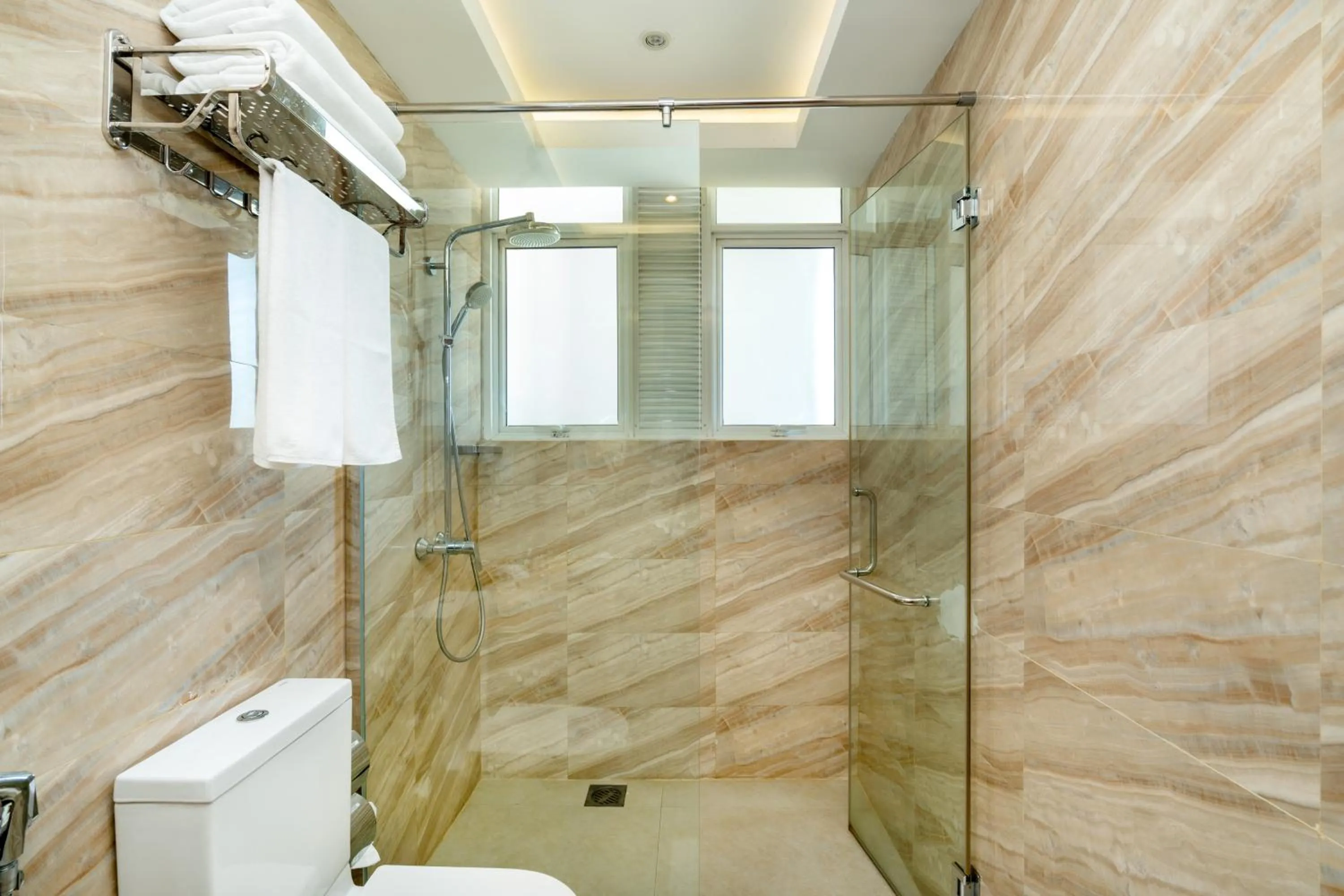 Shower in Serene Kandy