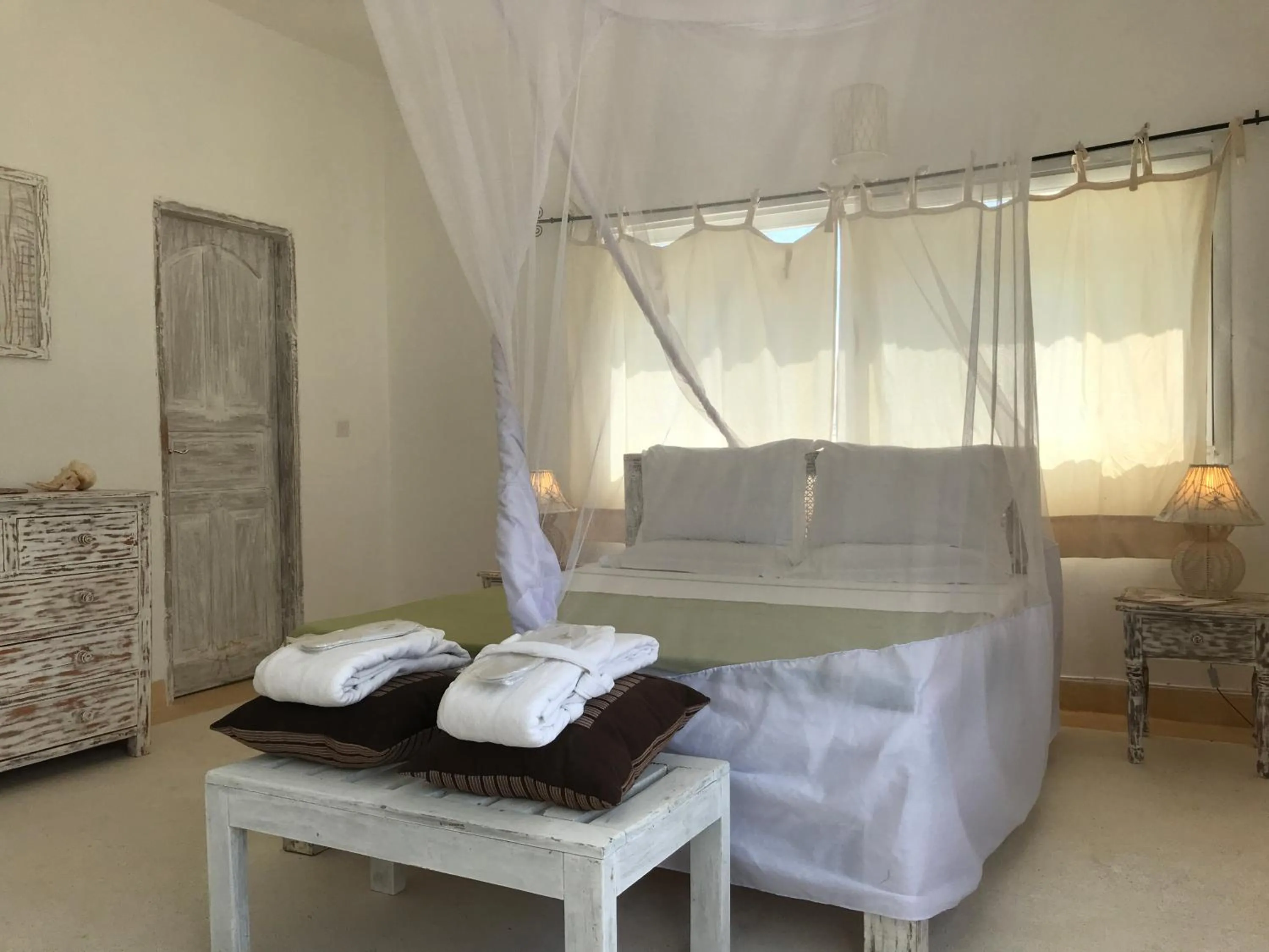 Photo of the whole room, Bed in Life Resort St. Thomas Royal Palm