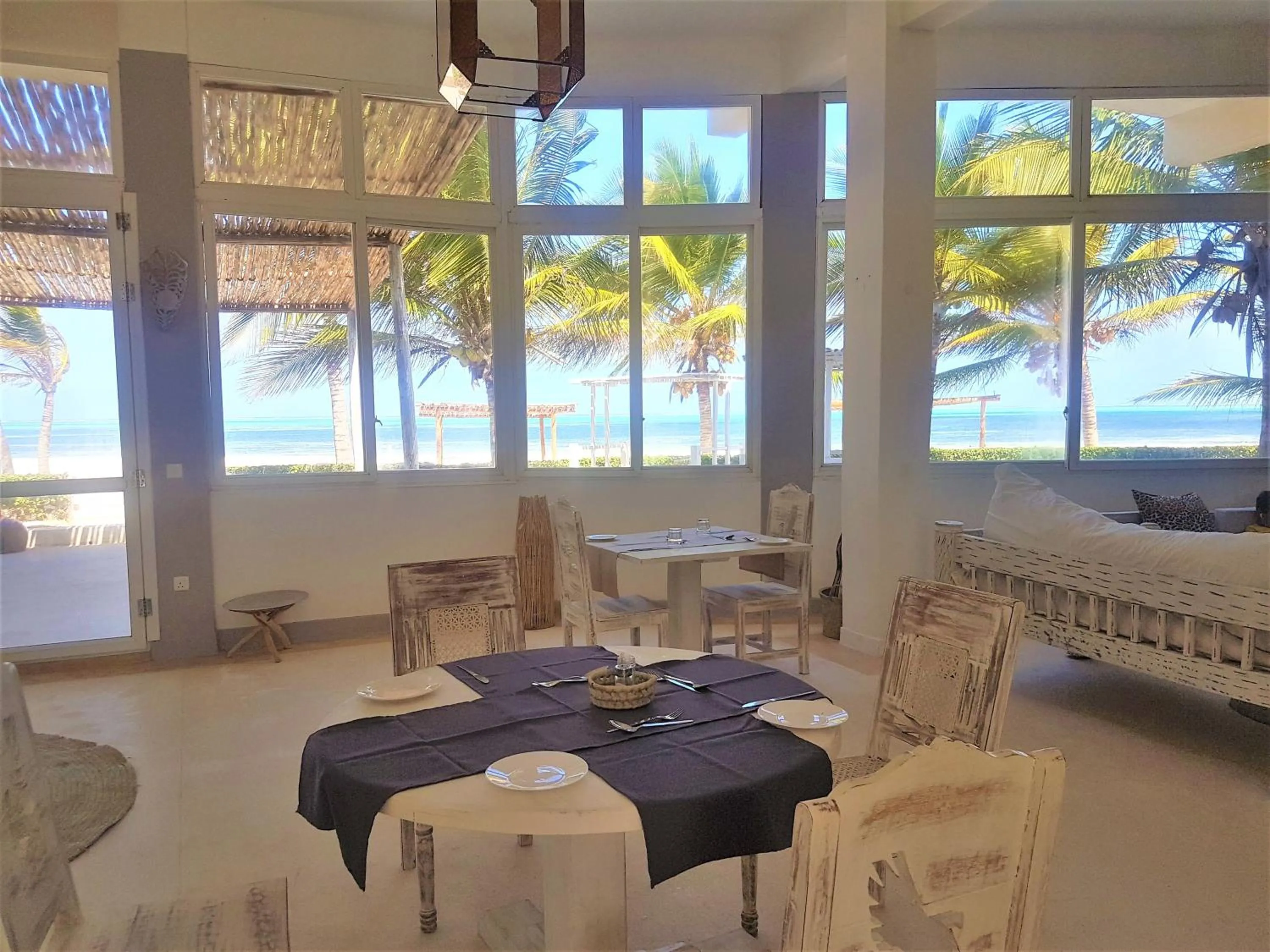 Restaurant/places to eat in Life Resort St. Thomas Royal Palm