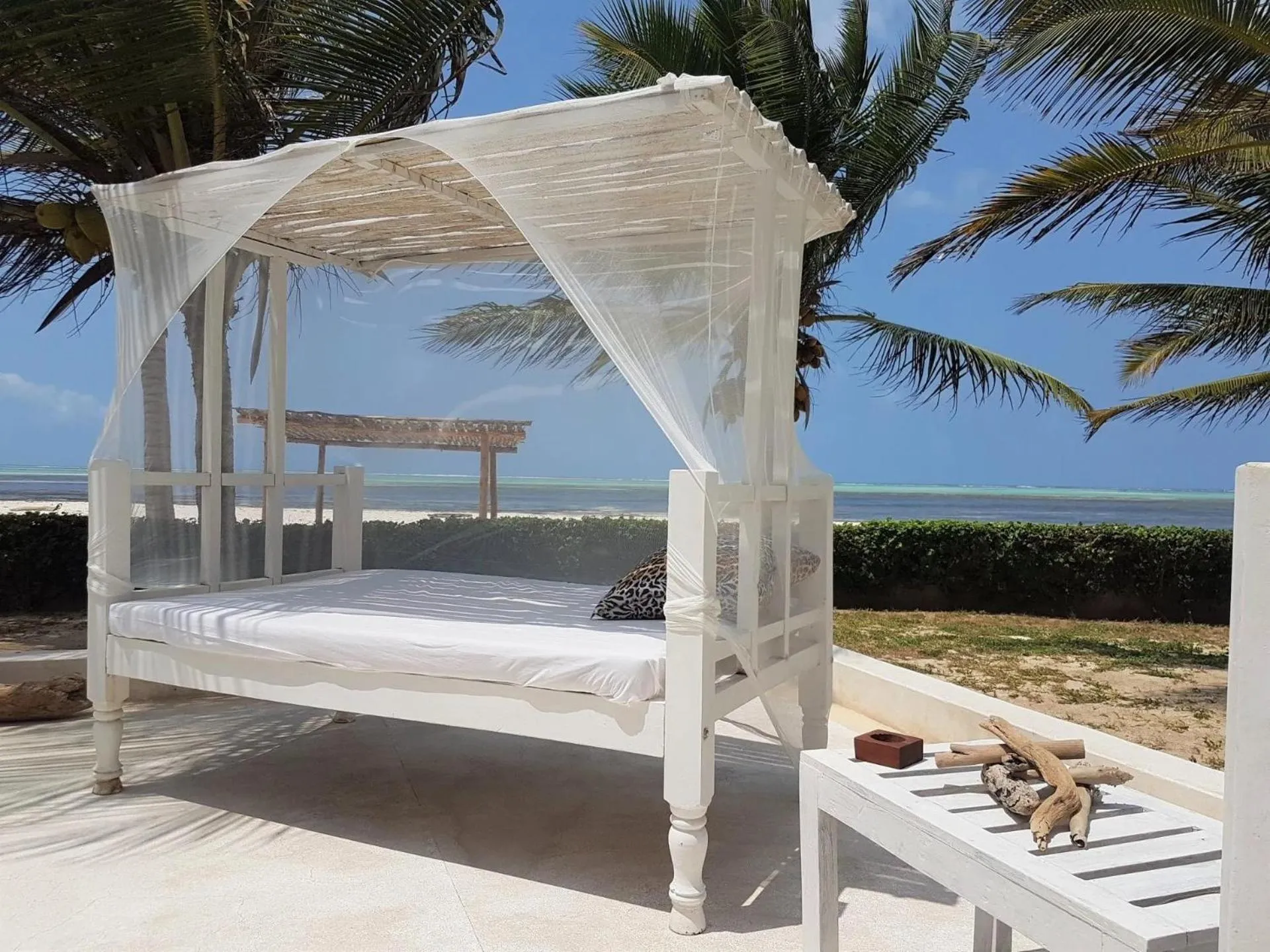 Restaurant/places to eat in Life Resort St. Thomas Royal Palm