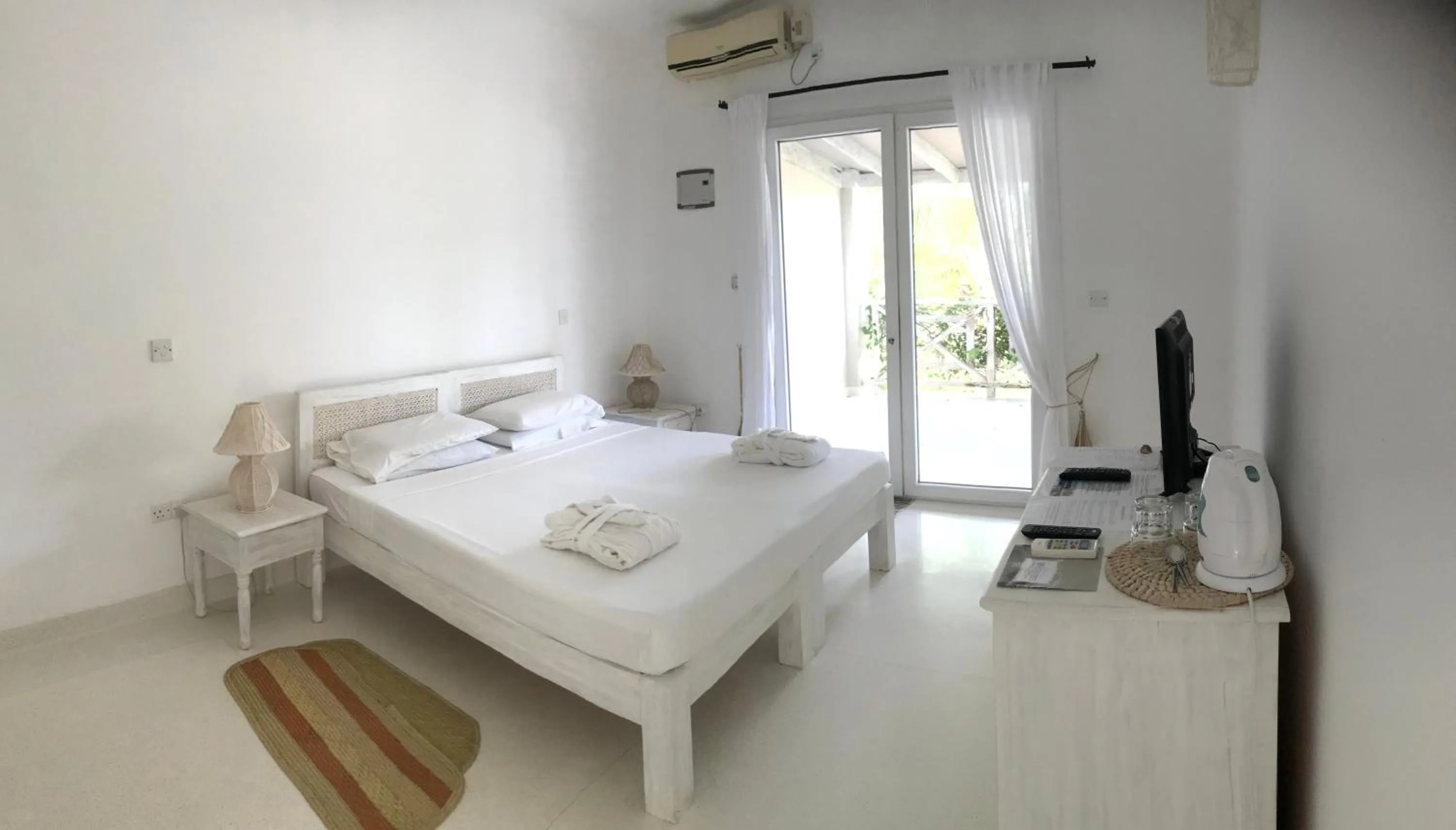 Photo of the whole room, Bed in Life Resort St. Thomas Royal Palm