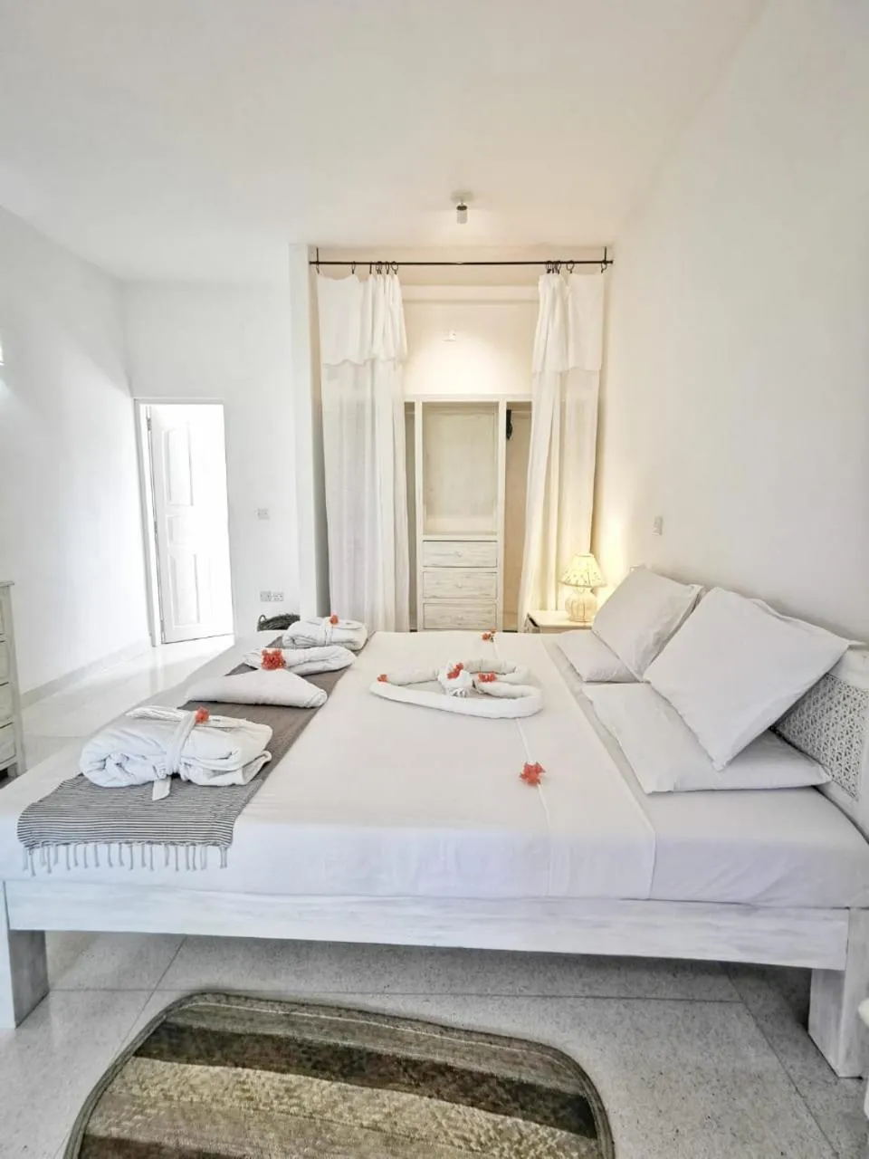 Photo of the whole room, Bed in Life Resort St. Thomas Royal Palm