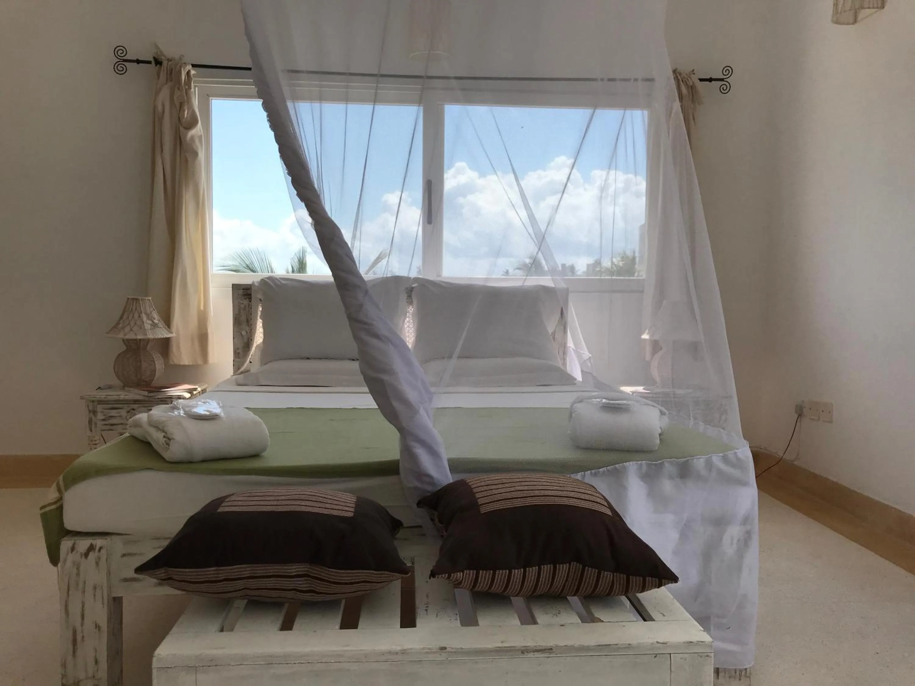 Photo of the whole room, Bed in Life Resort St. Thomas Royal Palm