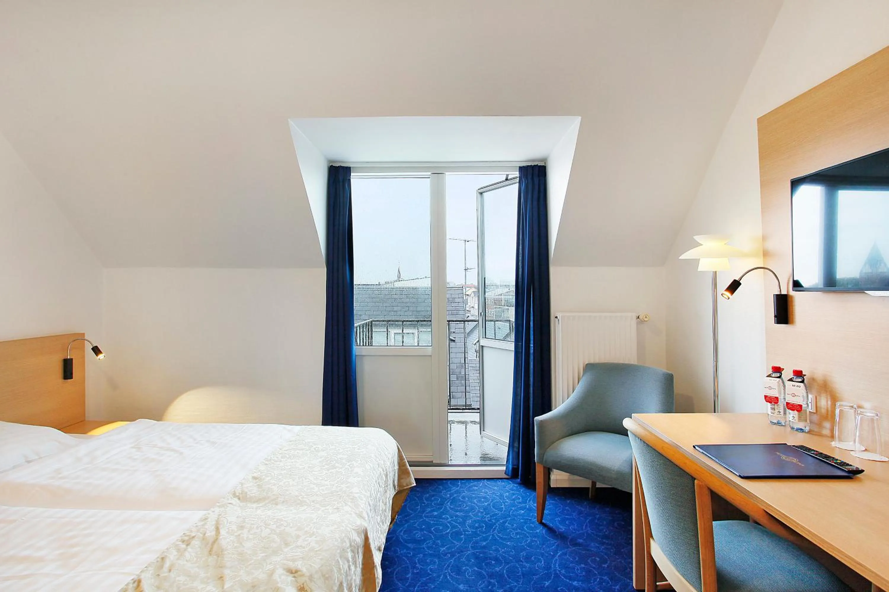 Photo of the whole room, Bed in Herning City Hotel