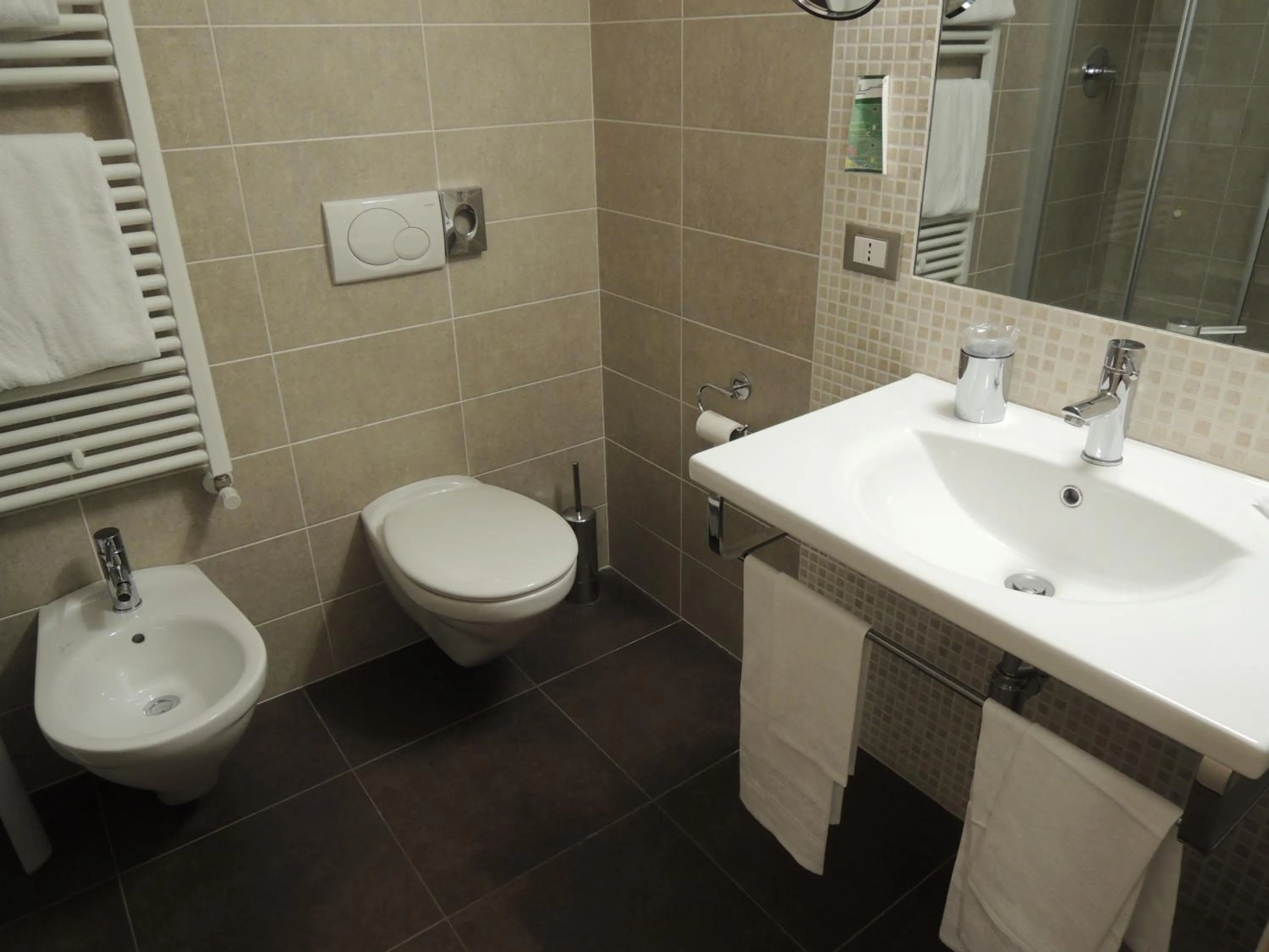 Bathroom in San Giorgio Hotel