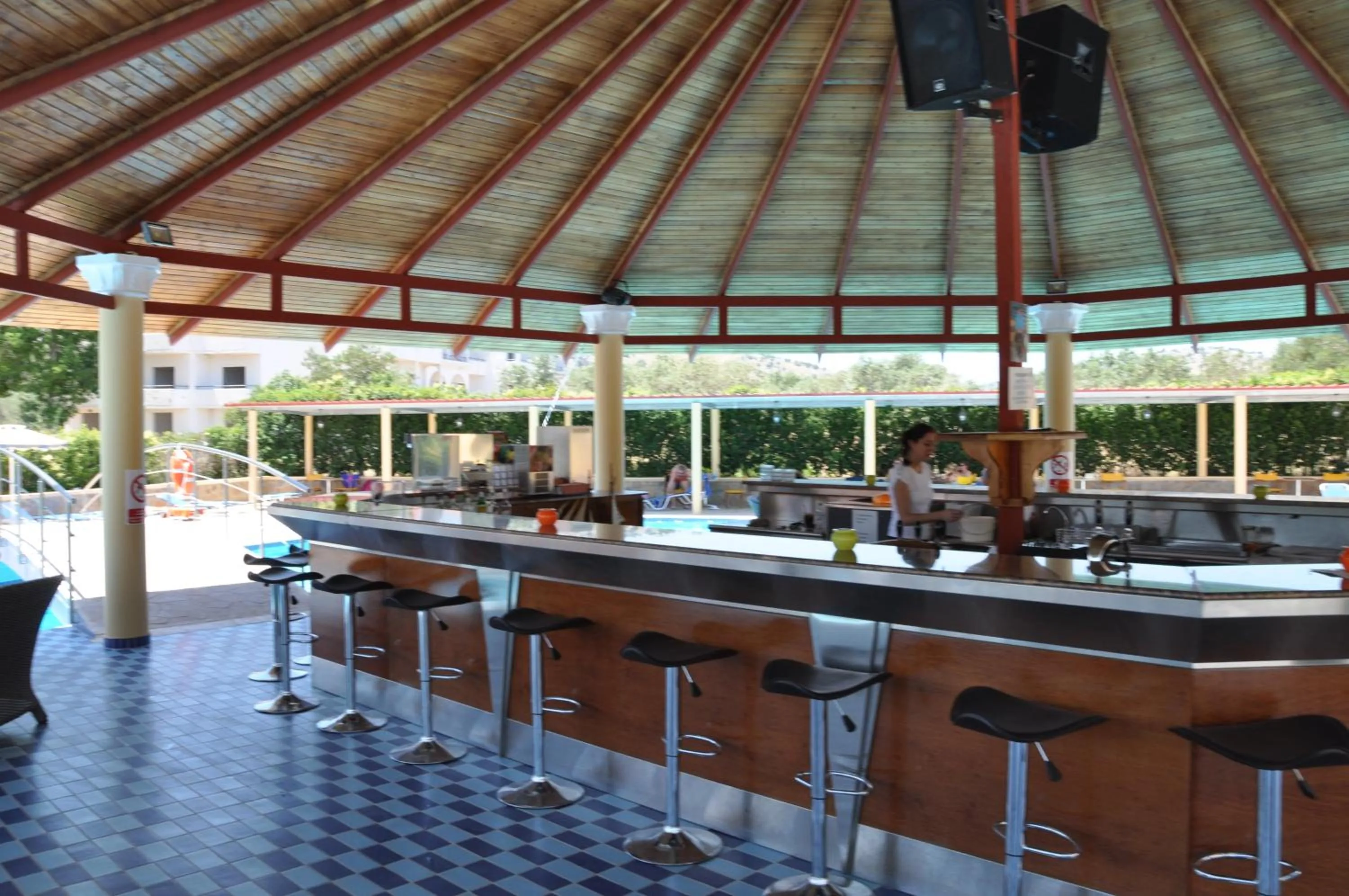 Restaurant/places to eat in Fantasy Hotel