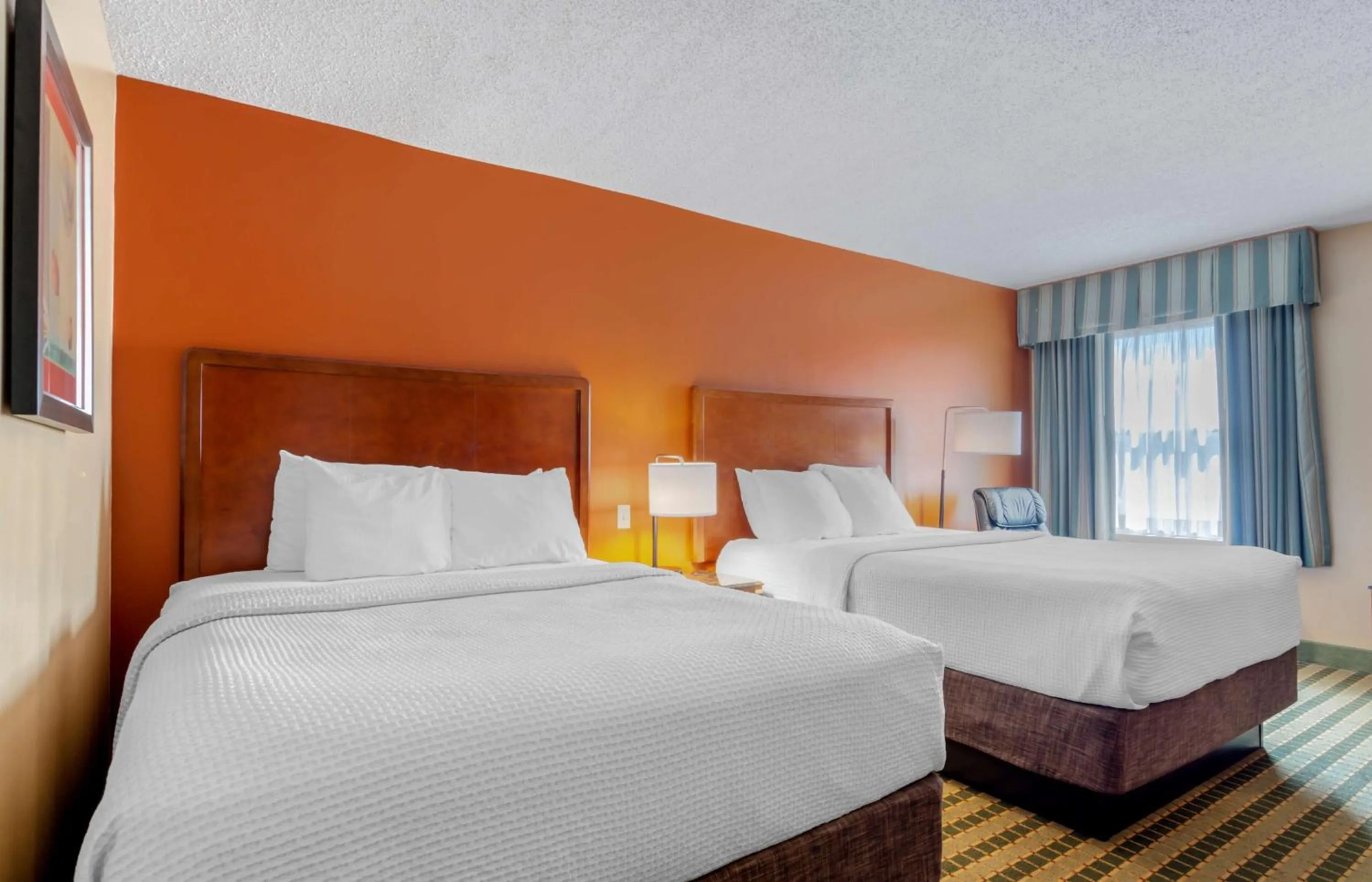 Bedroom, Bed in BEST WESTERN PLUS Inn at Valley View