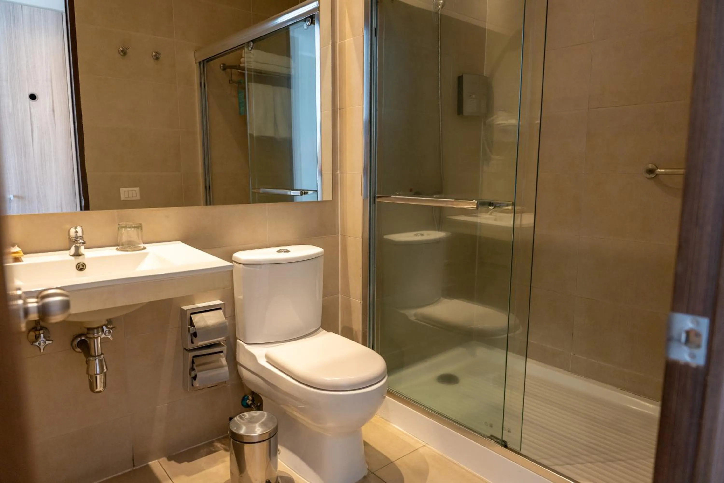 Shower in Terrado Arturo Prat Iquique